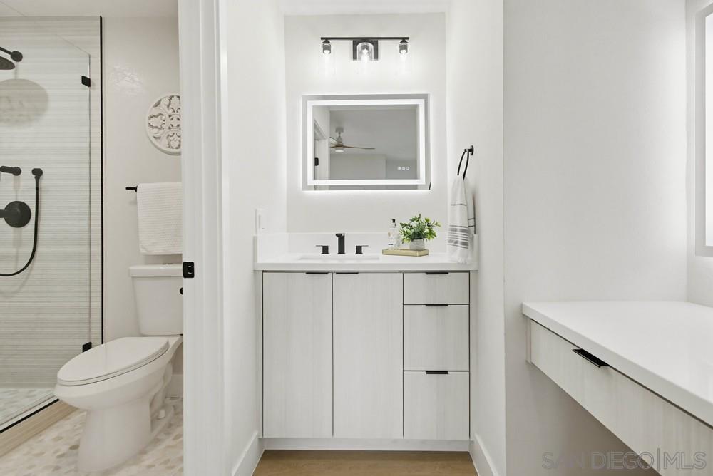 Detail Gallery Image 25 of 43 For 4020  La Jolla Village, La Jolla,  CA 92037 - 4 Beds | 2/1 Baths