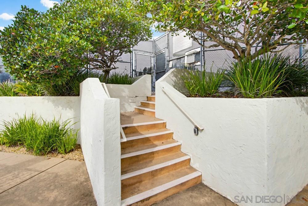 Detail Gallery Image 37 of 43 For 4020  La Jolla Village, La Jolla,  CA 92037 - 4 Beds | 2/1 Baths