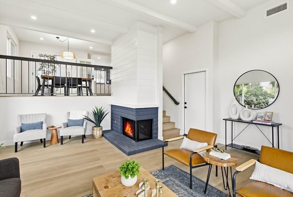 Detail Gallery Image 5 of 43 For 4020  La Jolla Village, La Jolla,  CA 92037 - 4 Beds | 2/1 Baths