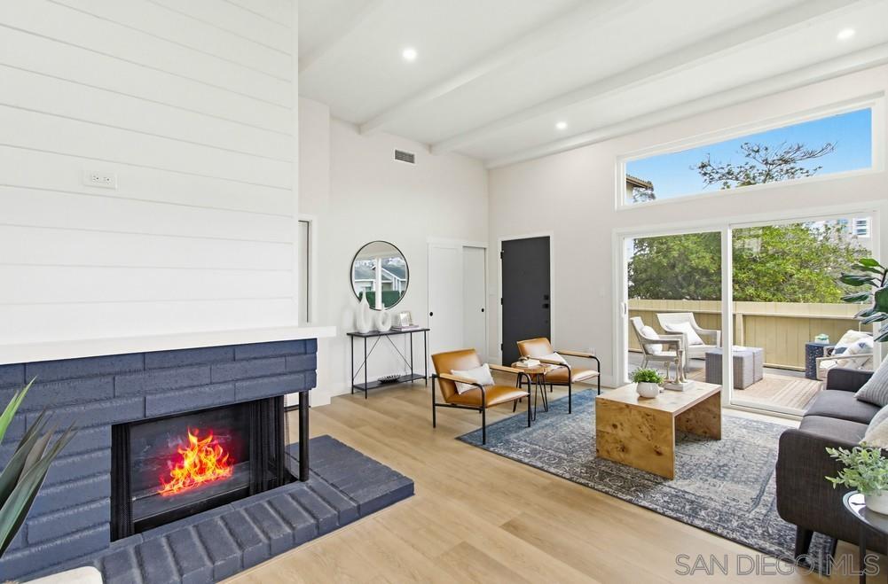 Detail Gallery Image 6 of 43 For 4020  La Jolla Village, La Jolla,  CA 92037 - 4 Beds | 2/1 Baths