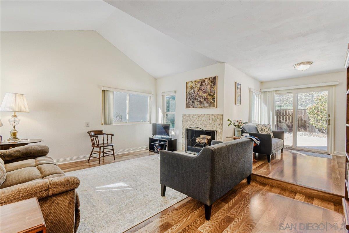 Detail Gallery Image 3 of 33 For 6128  Portobelo Ct, San Diego,  CA 92124 - 2 Beds | 2/1 Baths