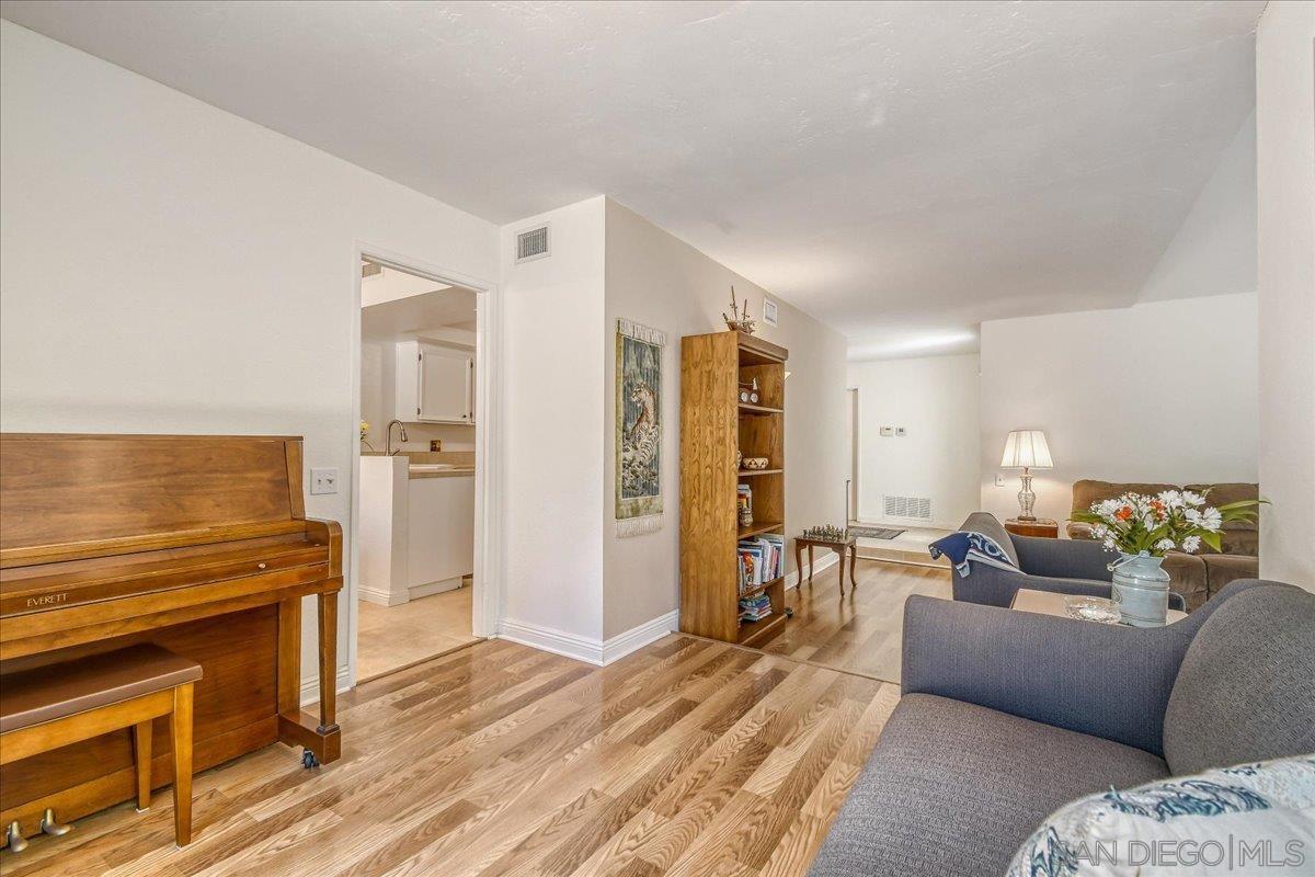 Detail Gallery Image 6 of 33 For 6128  Portobelo Ct, San Diego,  CA 92124 - 2 Beds | 2/1 Baths