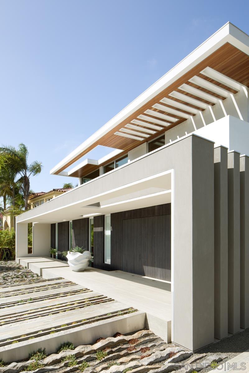 Detail Gallery Image 2 of 14 For 980  Alameda Blvd, Coronado,  CA 92118 - 4 Beds | 4/1 Baths