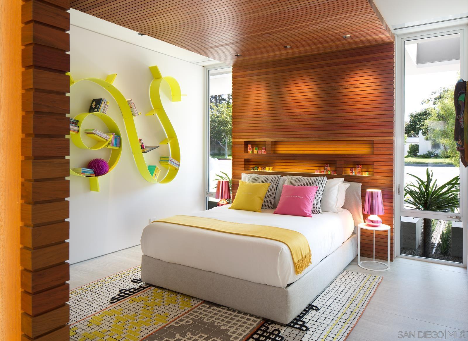 Detail Gallery Image 12 of 14 For 980  Alameda Blvd, Coronado,  CA 92118 - 4 Beds | 4/1 Baths