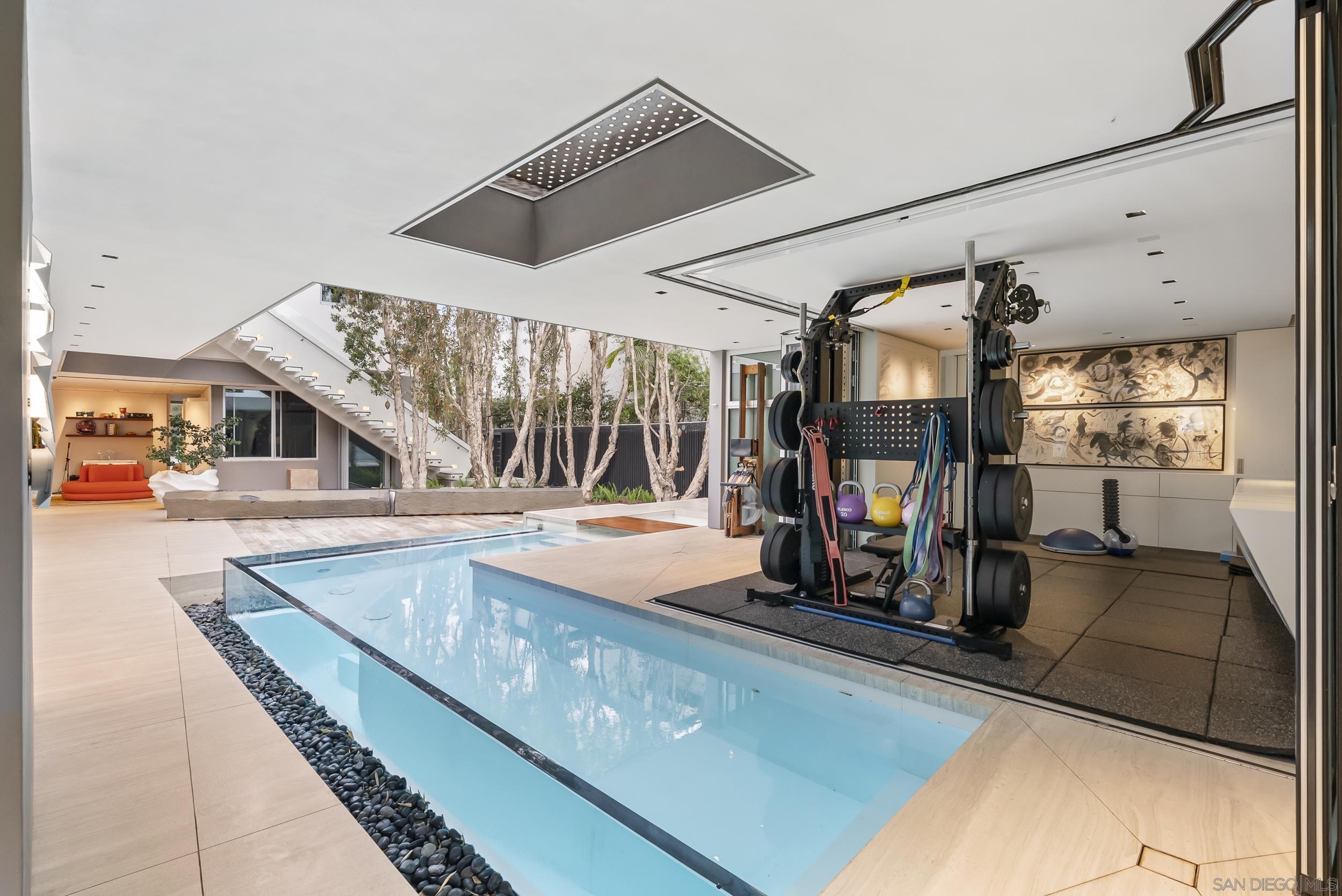 Detail Gallery Image 13 of 14 For 980  Alameda Blvd, Coronado,  CA 92118 - 4 Beds | 4/1 Baths