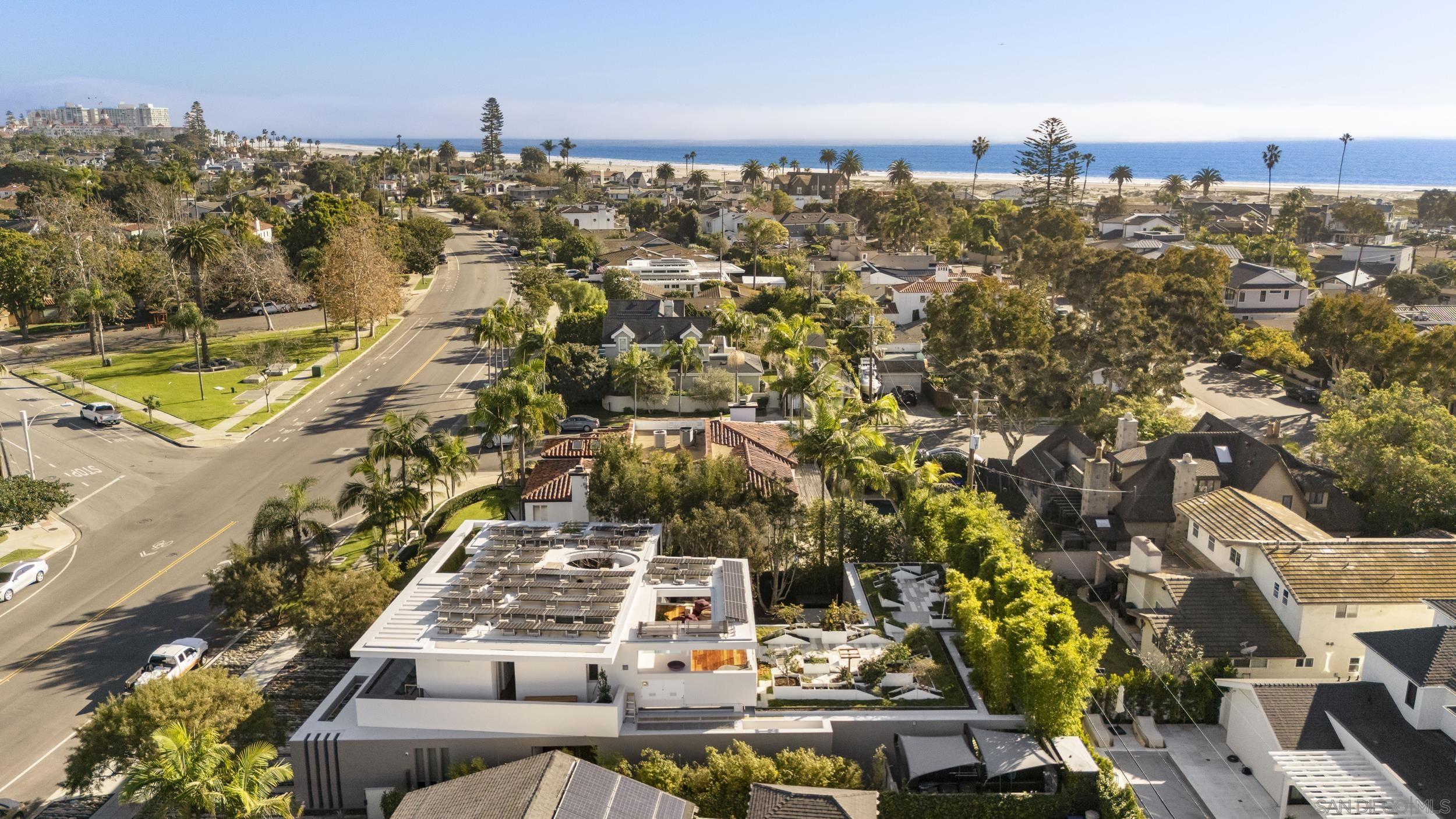 Detail Gallery Image 3 of 14 For 980  Alameda Blvd, Coronado,  CA 92118 - 4 Beds | 4/1 Baths