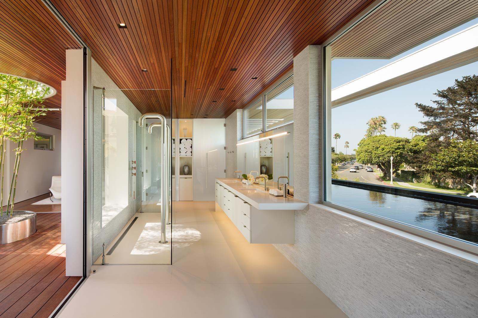 Detail Gallery Image 9 of 14 For 980  Alameda Blvd, Coronado,  CA 92118 - 4 Beds | 4/1 Baths