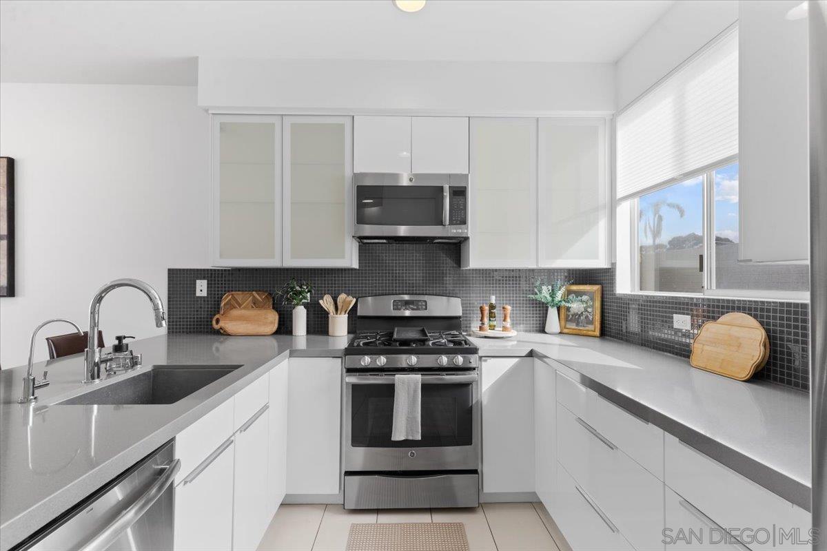 Front Image Thumbnail for SD260002181