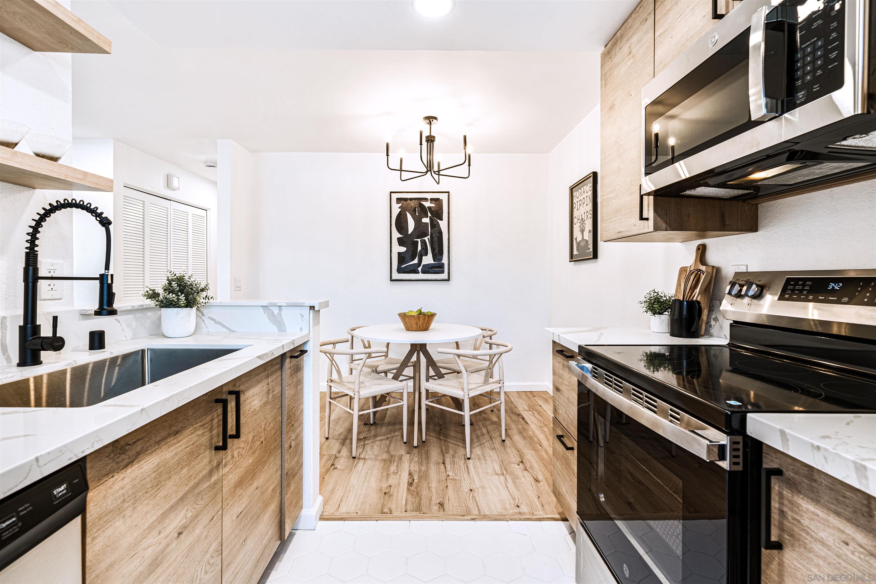 Detail Gallery Image 14 of 39 For 1654  Oliver Ave  #6,  San Diego,  CA 92109 - 2 Beds | 2 Baths