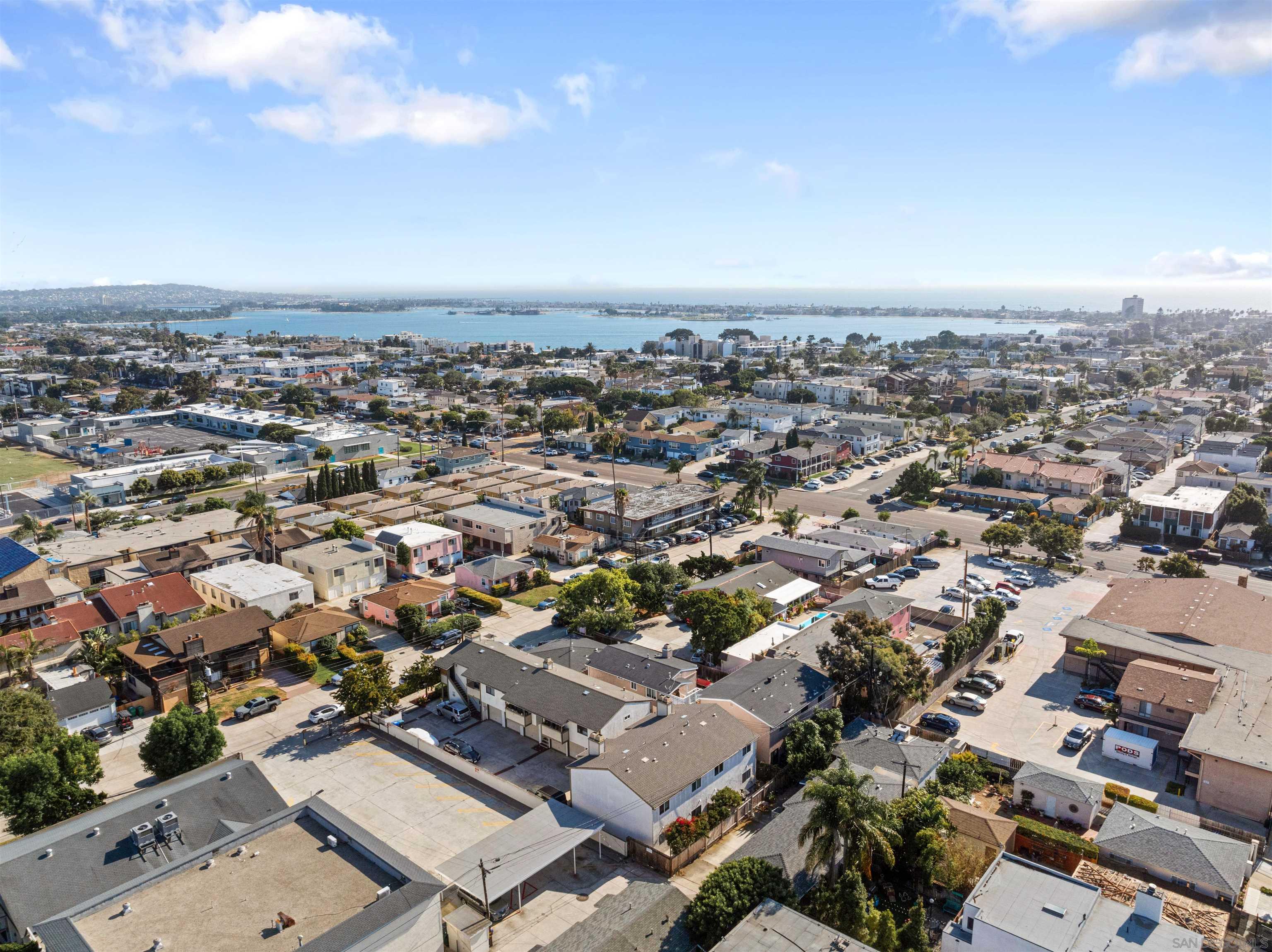 Detail Gallery Image 34 of 39 For 1654  Oliver Ave  #6,  San Diego,  CA 92109 - 2 Beds | 2 Baths