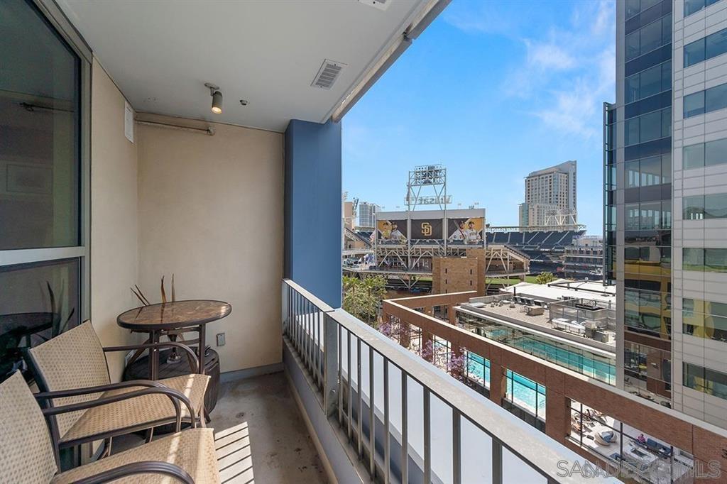 Detail Gallery Image 2 of 41 For 321  10th Avenue  #806,  San Diego,  CA 92101 - 1 Beds | 1 Baths