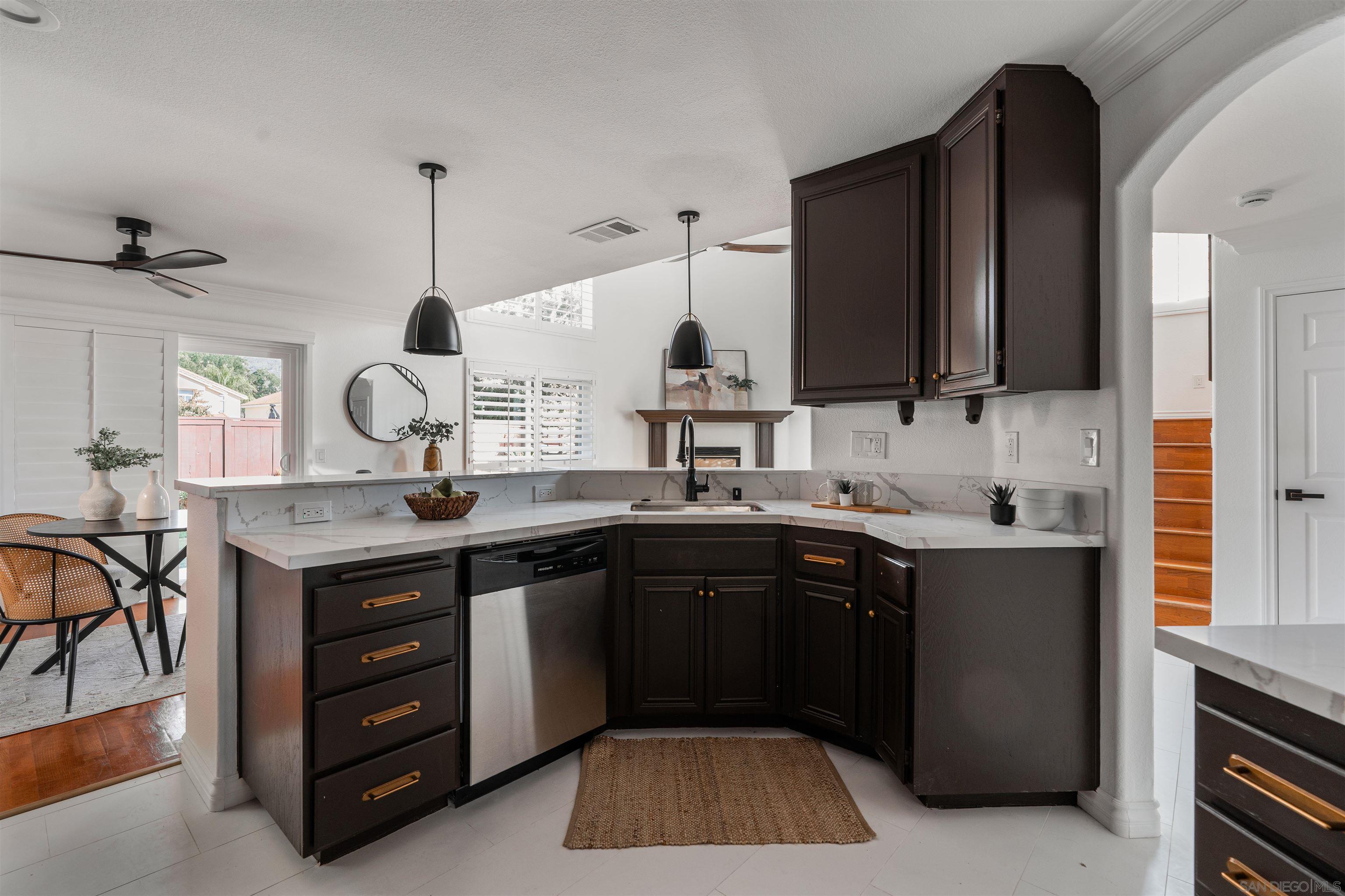 Detail Gallery Image 15 of 65 For 29747  Circle R Ct, Escondido,  CA 92026 - 3 Beds | 2/1 Baths