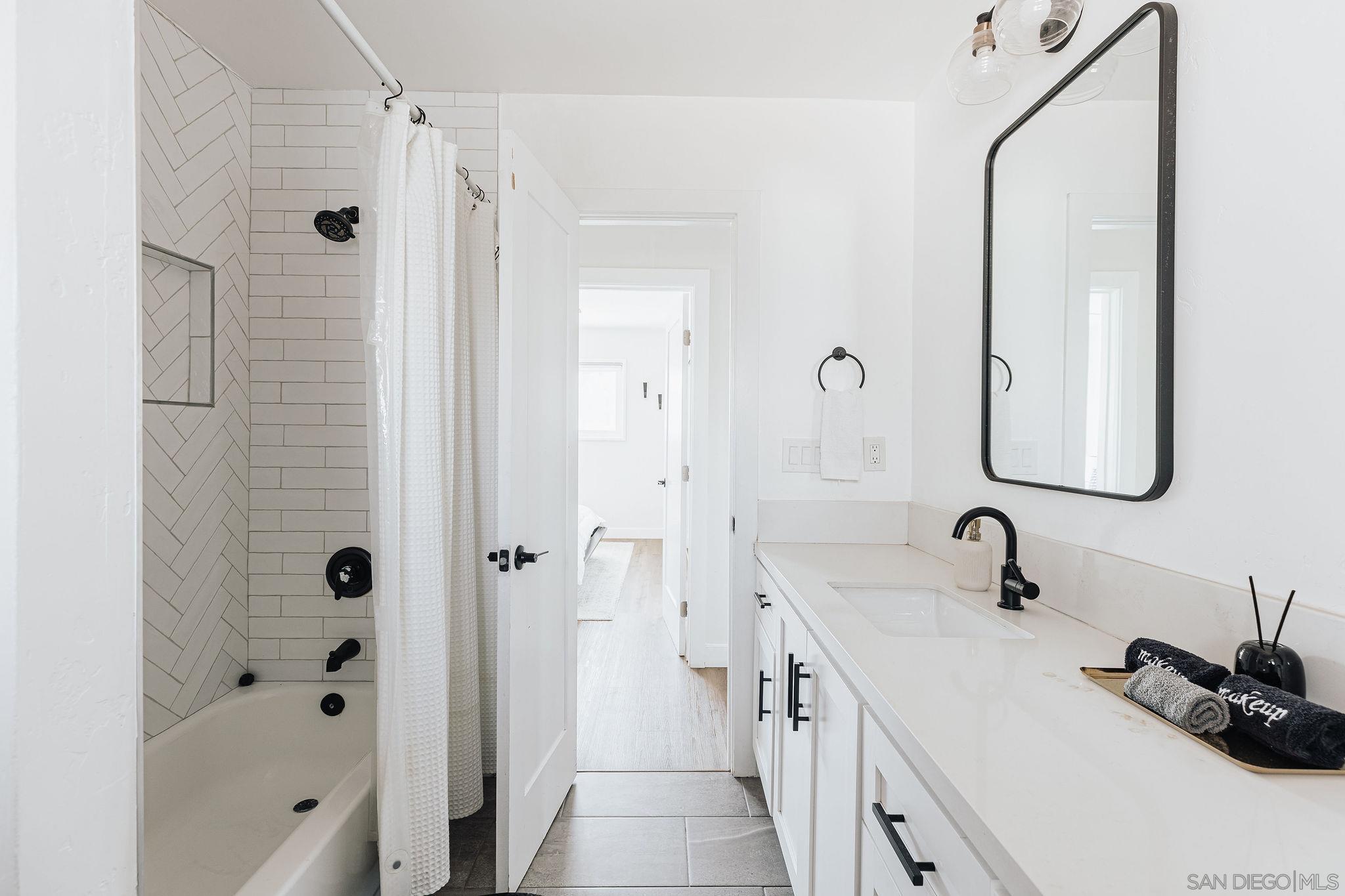 Detail Gallery Image 21 of 73 For 3805  Atascadero Dr, San Diego,  CA 92107 - 3 Beds | 2 Baths