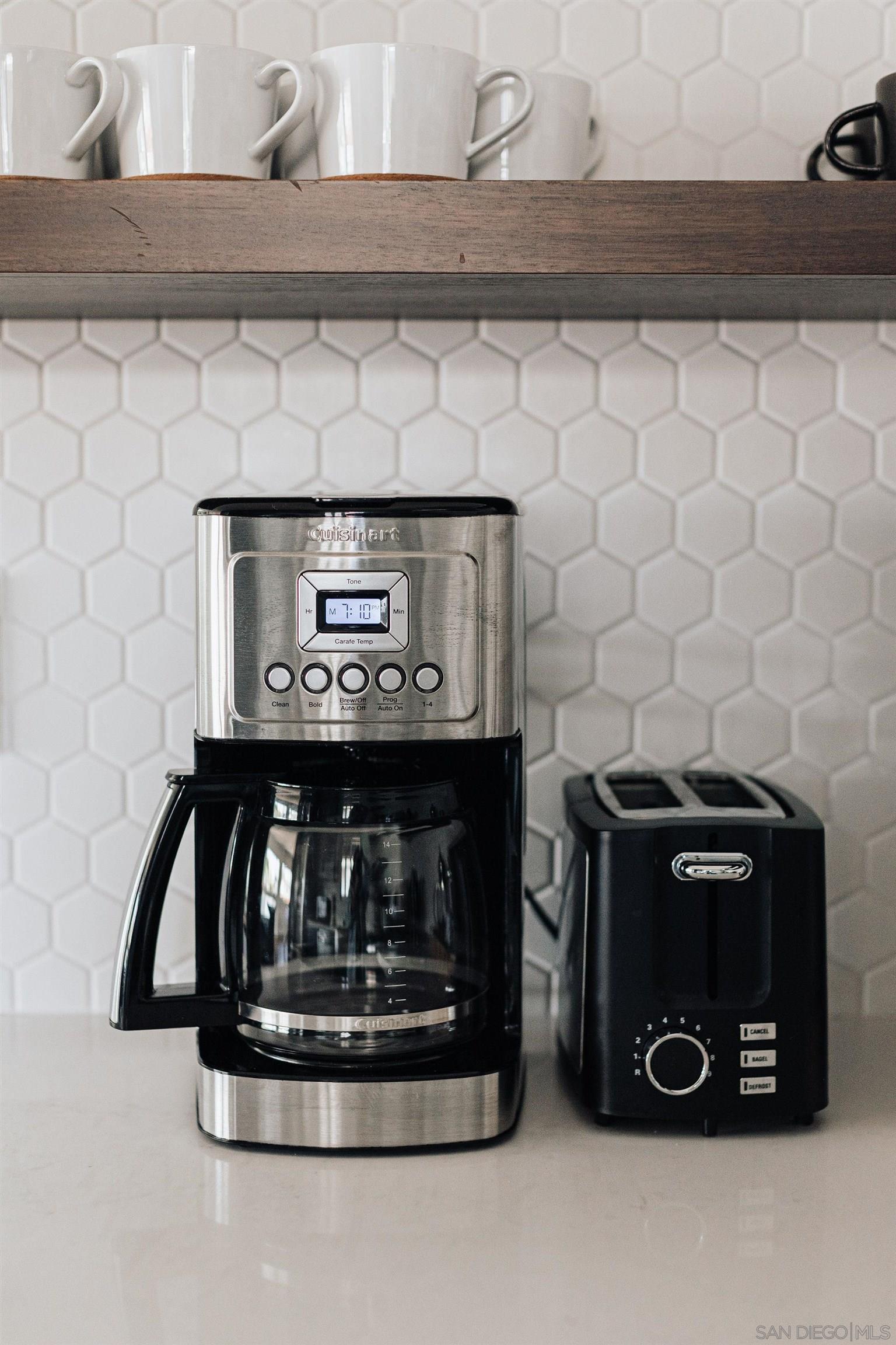 Detail Gallery Image 51 of 73 For 3805  Atascadero Dr, San Diego,  CA 92107 - 3 Beds | 2 Baths