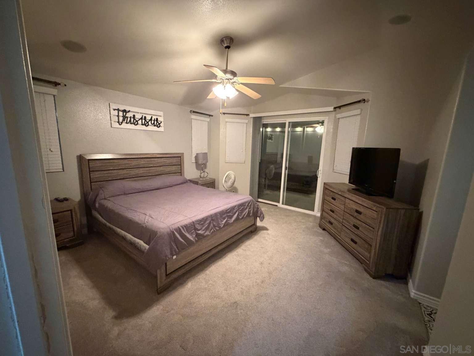 Detail Gallery Image 12 of 18 For 8874  Tamarisk Ave, Hesperia,  CA 92344 - 4 Beds | 2 Baths