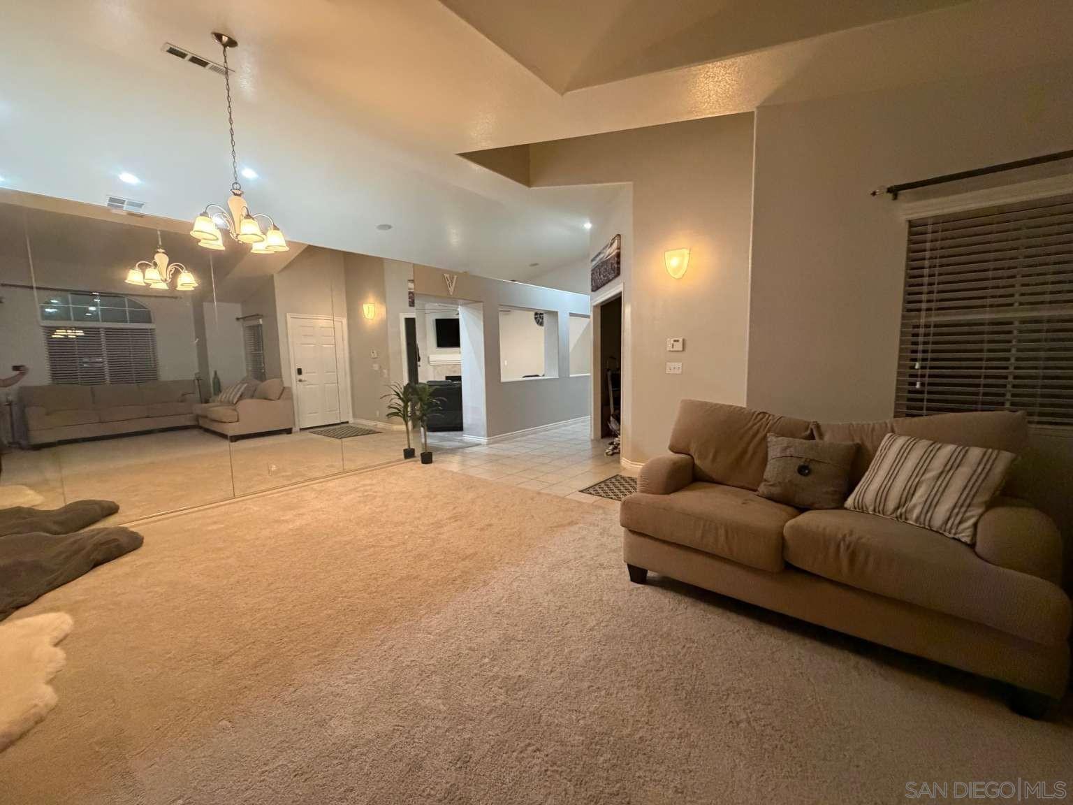 Detail Gallery Image 5 of 18 For 8874  Tamarisk Ave, Hesperia,  CA 92344 - 4 Beds | 2 Baths