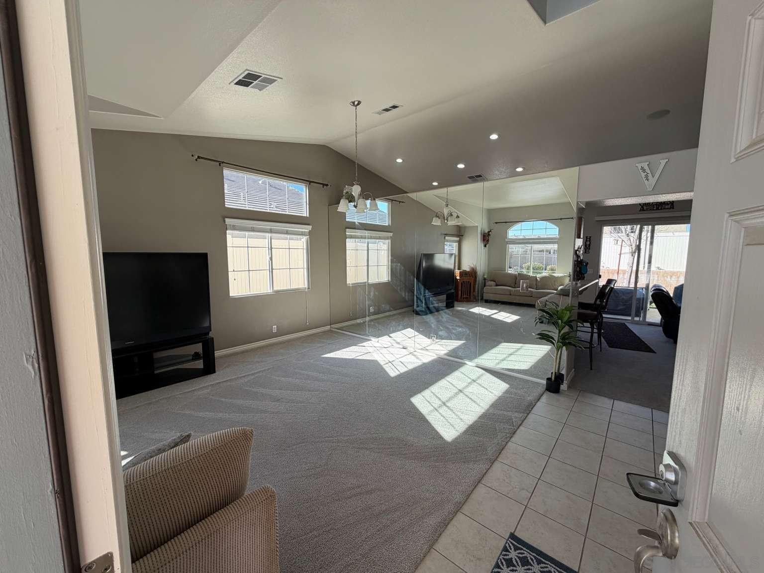 Detail Gallery Image 5 of 20 For 8874  Tamarisk Ave, Hesperia,  CA 92344 - 4 Beds | 2 Baths