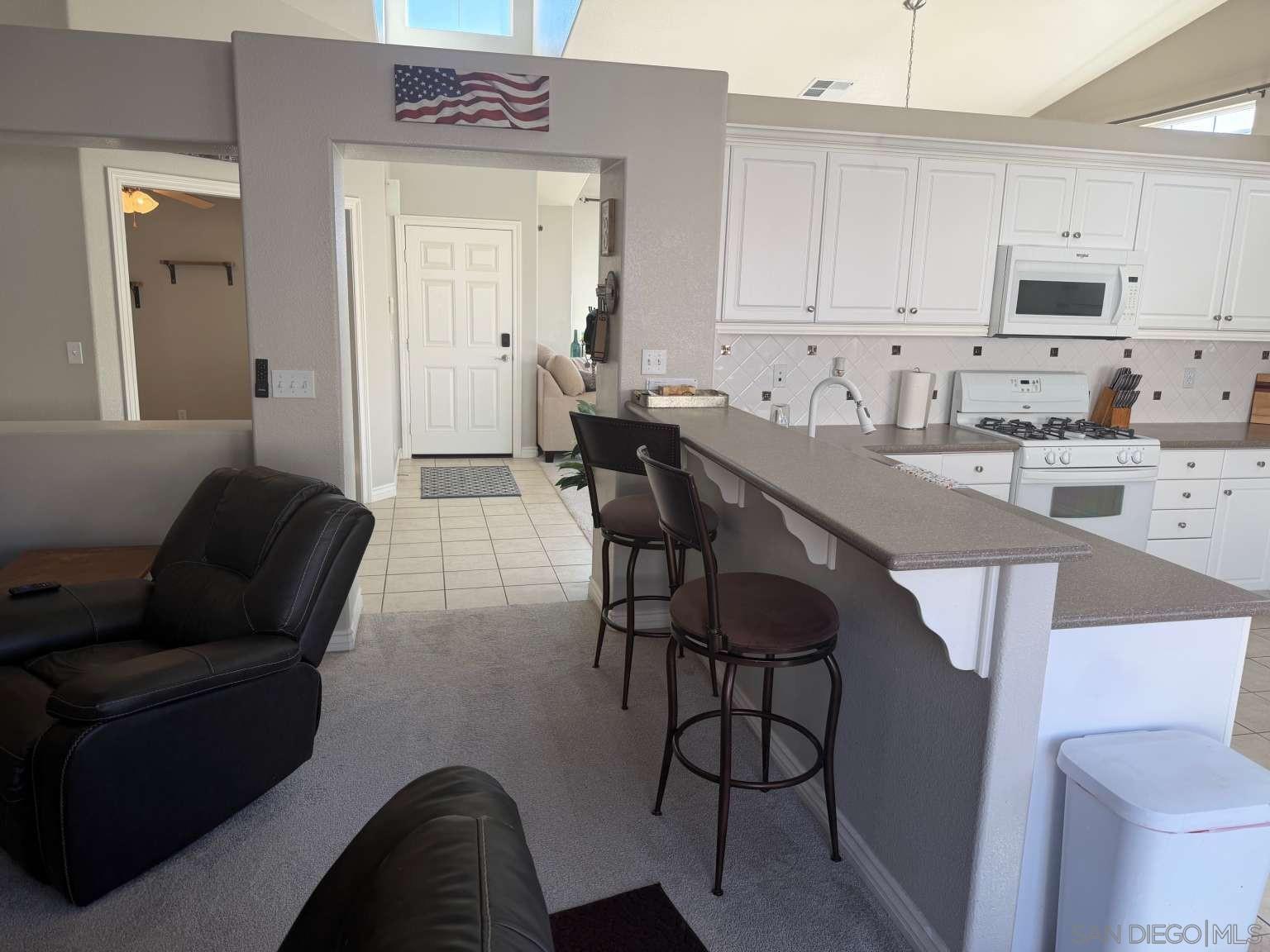 Detail Gallery Image 6 of 20 For 8874  Tamarisk Ave, Hesperia,  CA 92344 - 4 Beds | 2 Baths