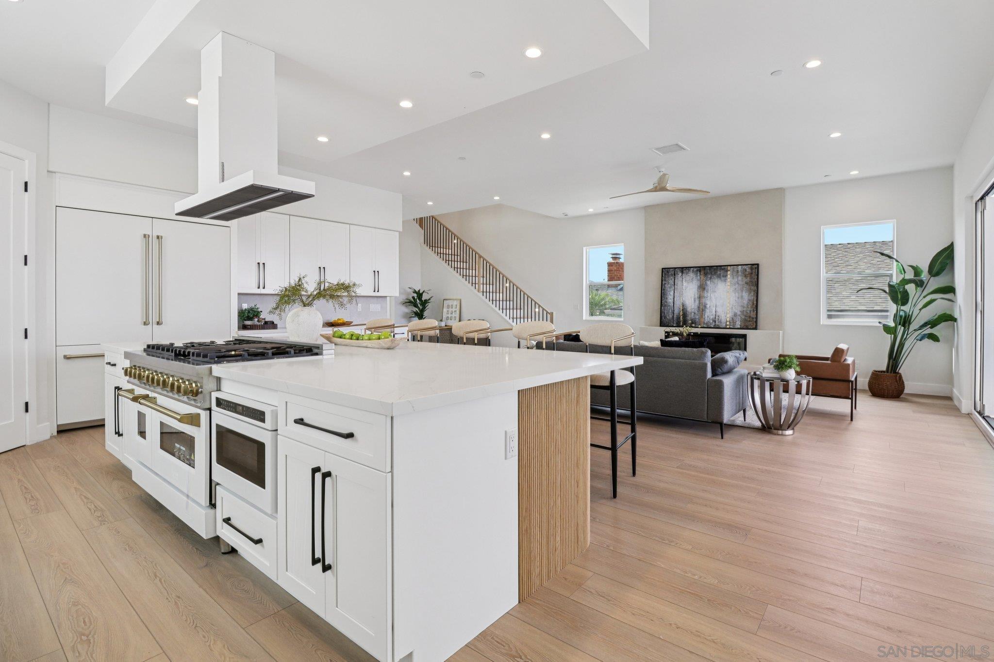 Detail Gallery Image 3 of 75 For 1850  Illion St, San Diego,  CA 92110 - 4 Beds | 3/1 Baths