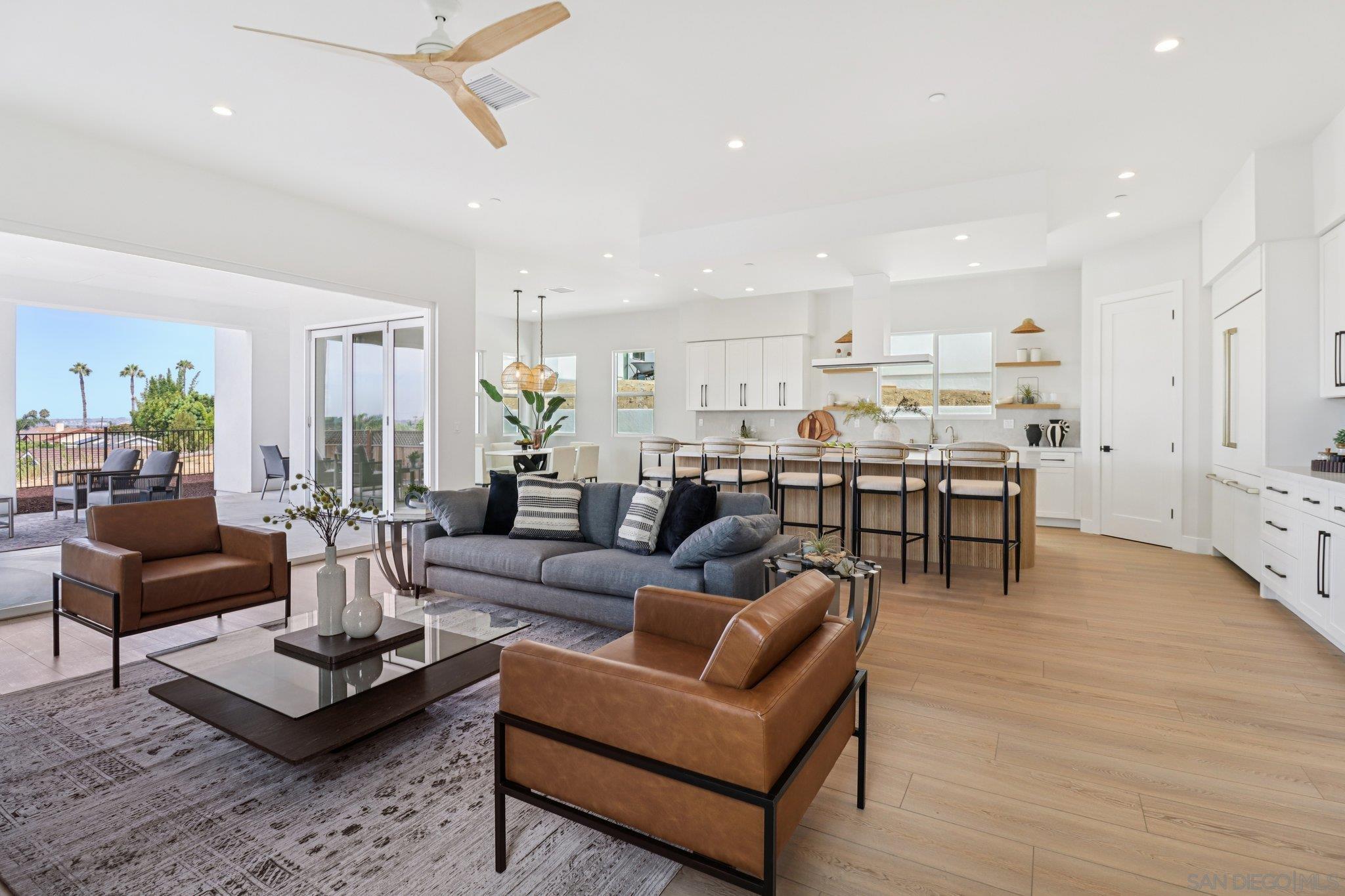 Detail Gallery Image 4 of 75 For 1850  Illion St, San Diego,  CA 92110 - 4 Beds | 3/1 Baths