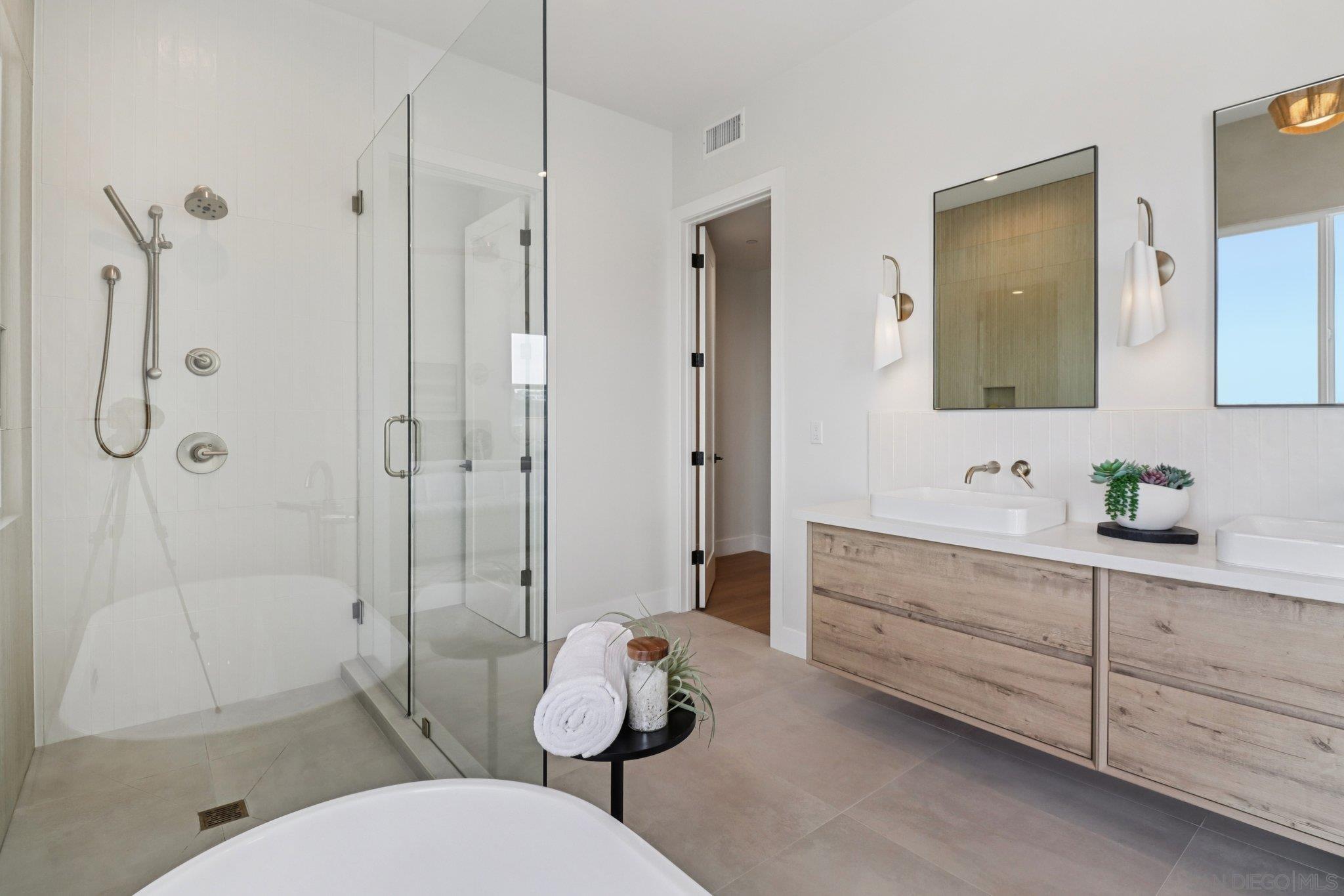 Detail Gallery Image 33 of 75 For 1850  Illion St, San Diego,  CA 92110 - 4 Beds | 3/1 Baths