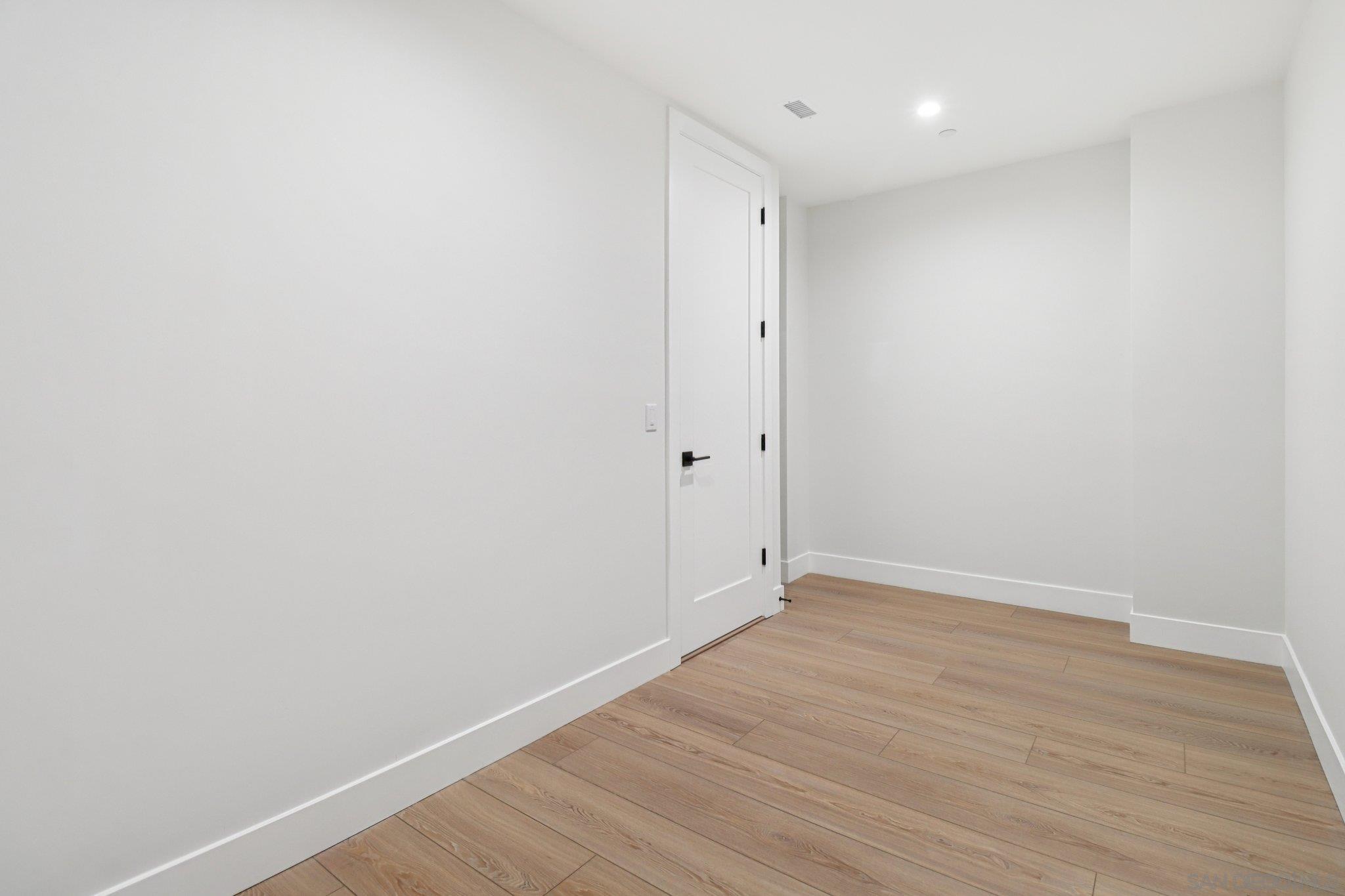 Detail Gallery Image 34 of 75 For 1850  Illion St, San Diego,  CA 92110 - 4 Beds | 3/1 Baths