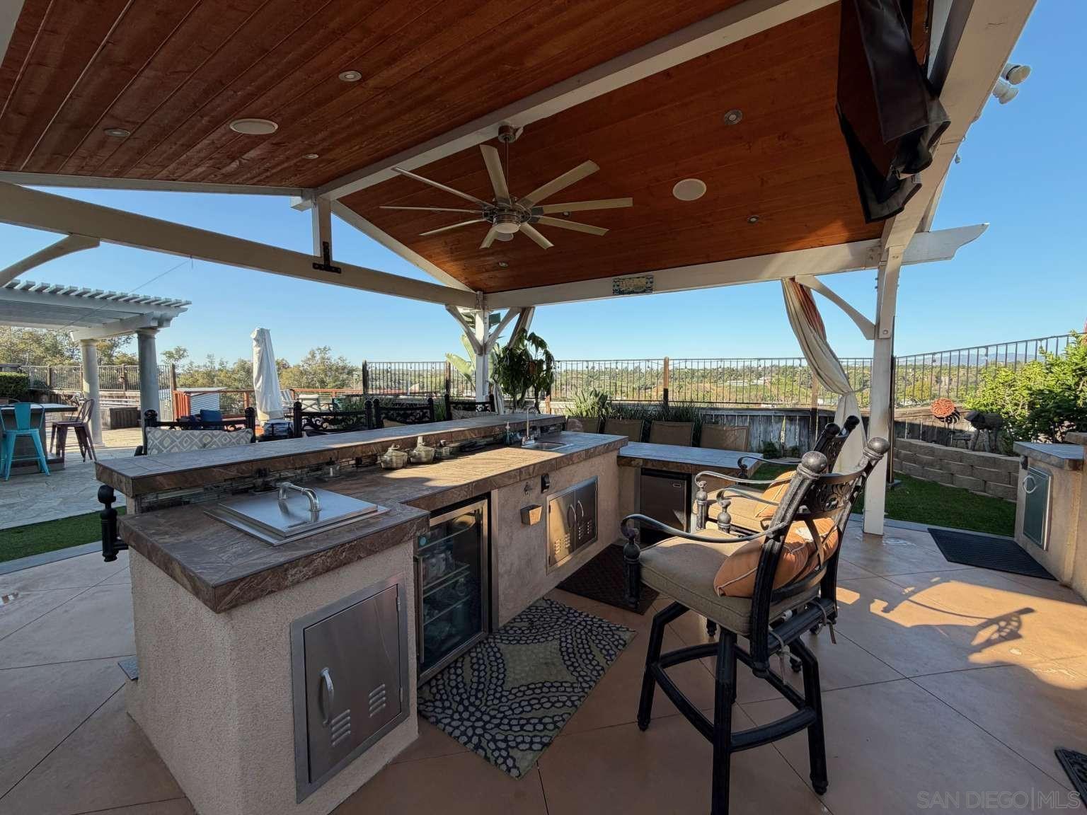 Detail Gallery Image 15 of 40 For 2327  Clearcrest Ln, Fallbrook,  CA 92028 - 5 Beds | 3/1 Baths