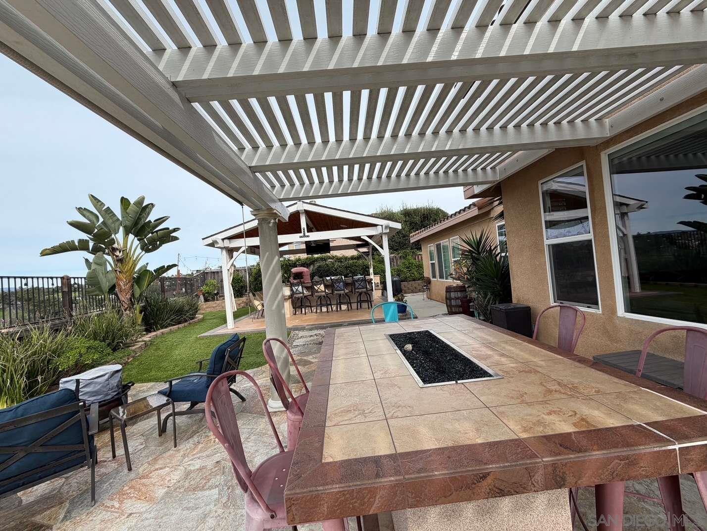 Detail Gallery Image 21 of 28 For 2327  Clearcrest Ln, Fallbrook,  CA 92028 - 5 Beds | 3/1 Baths