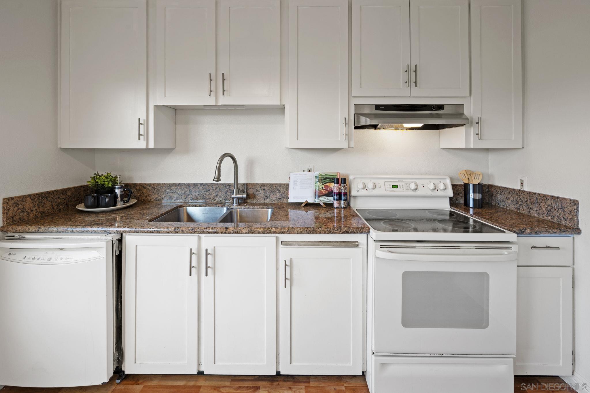 Detail Gallery Image 12 of 43 For 2363  Opalo Way, San Diego,  CA 92111 - 3 Beds | 1/1 Baths