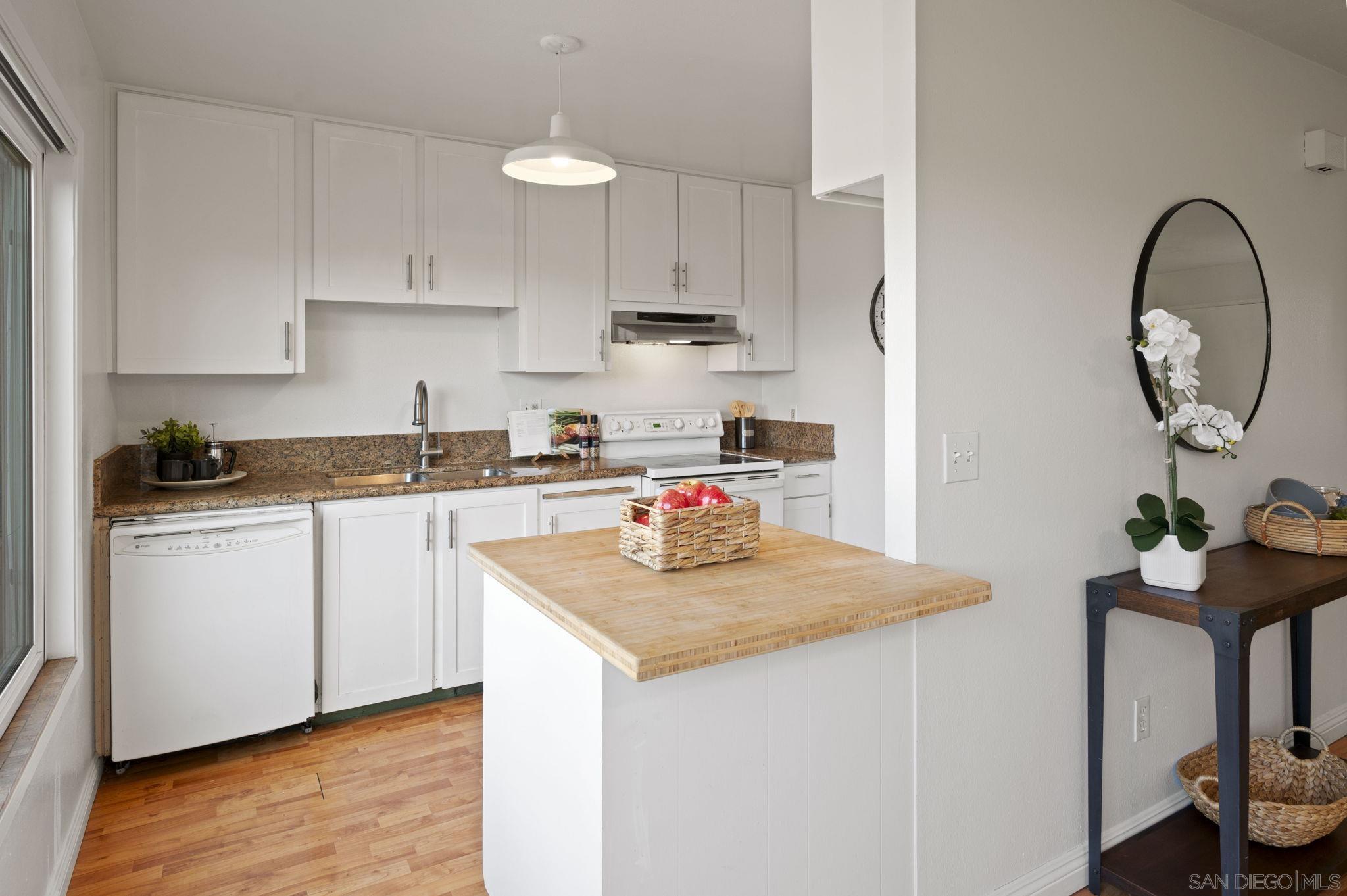 Detail Gallery Image 10 of 43 For 2363  Opalo Way, San Diego,  CA 92111 - 3 Beds | 1/1 Baths