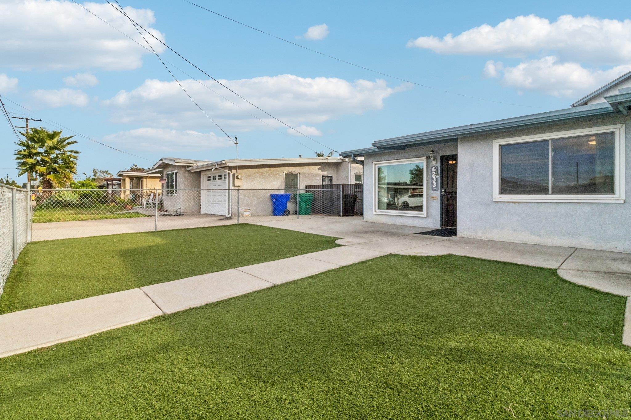 Detail Gallery Image 2 of 36 For 6233  Thorn, San Diego,  CA 92115 - 3 Beds | 2 Baths