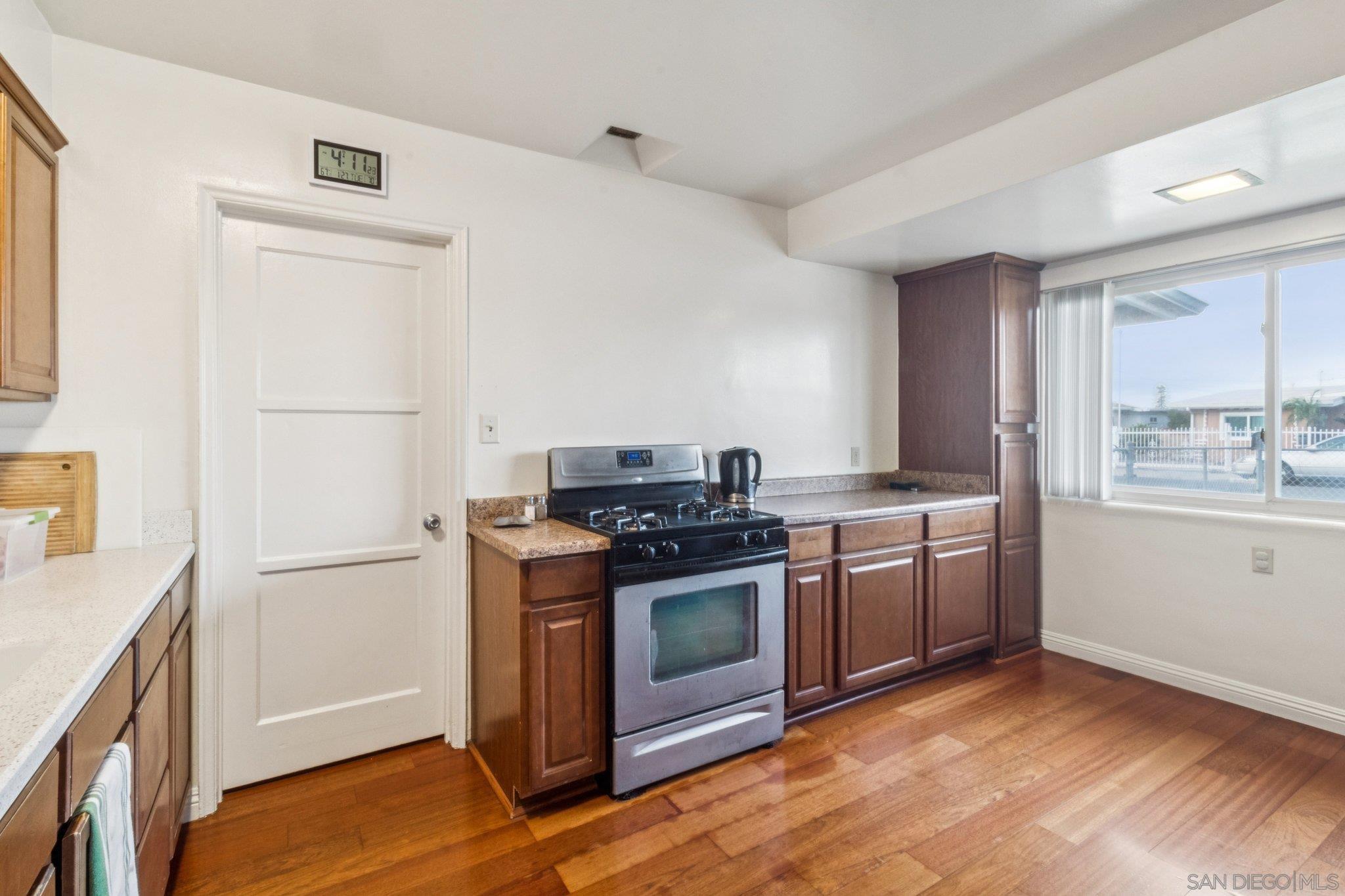 Detail Gallery Image 12 of 36 For 6233  Thorn, San Diego,  CA 92115 - 3 Beds | 2 Baths