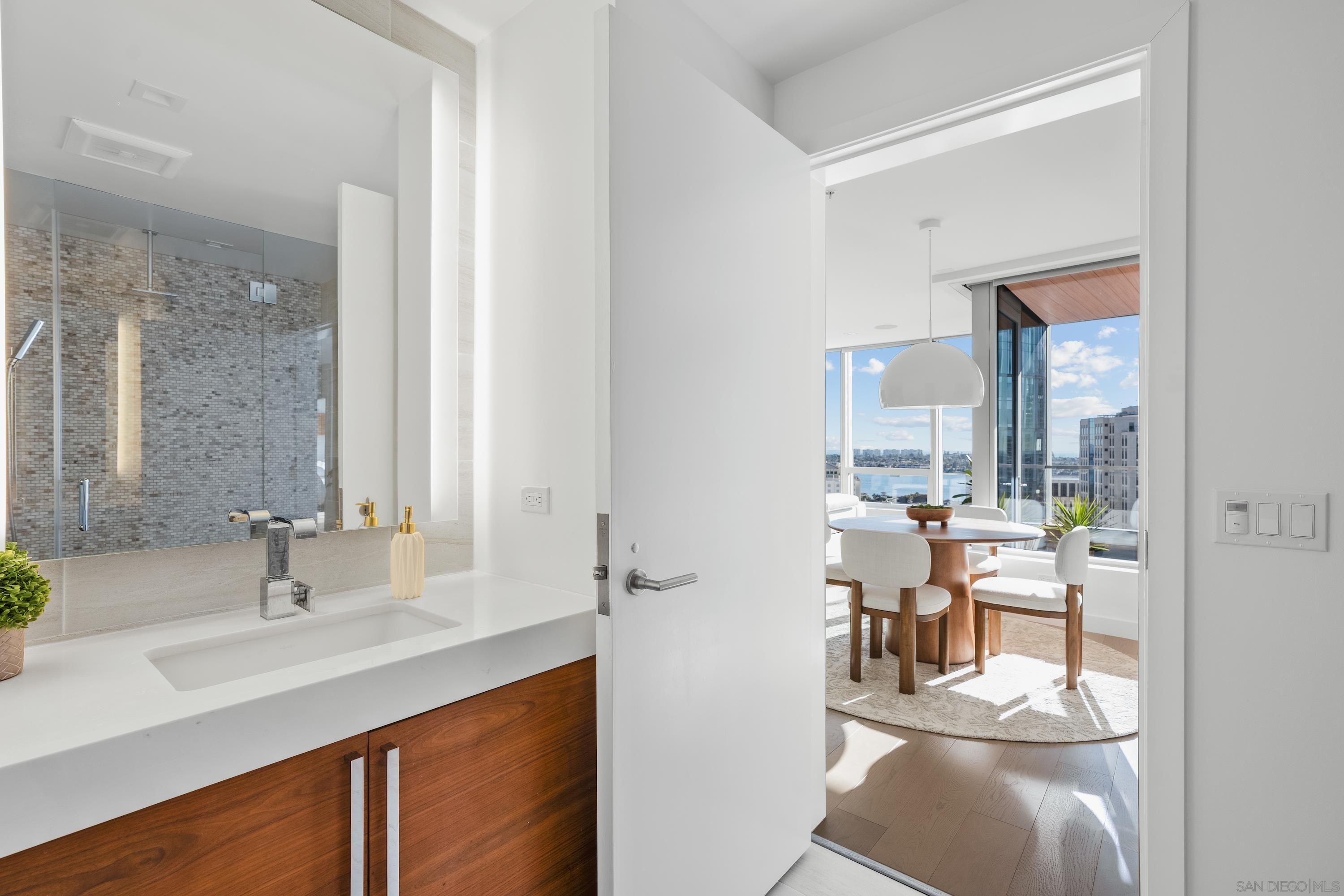 Detail Gallery Image 25 of 53 For 888 W E Street  2003, San Diego,  CA 92101 - 2 Beds | 2 Baths