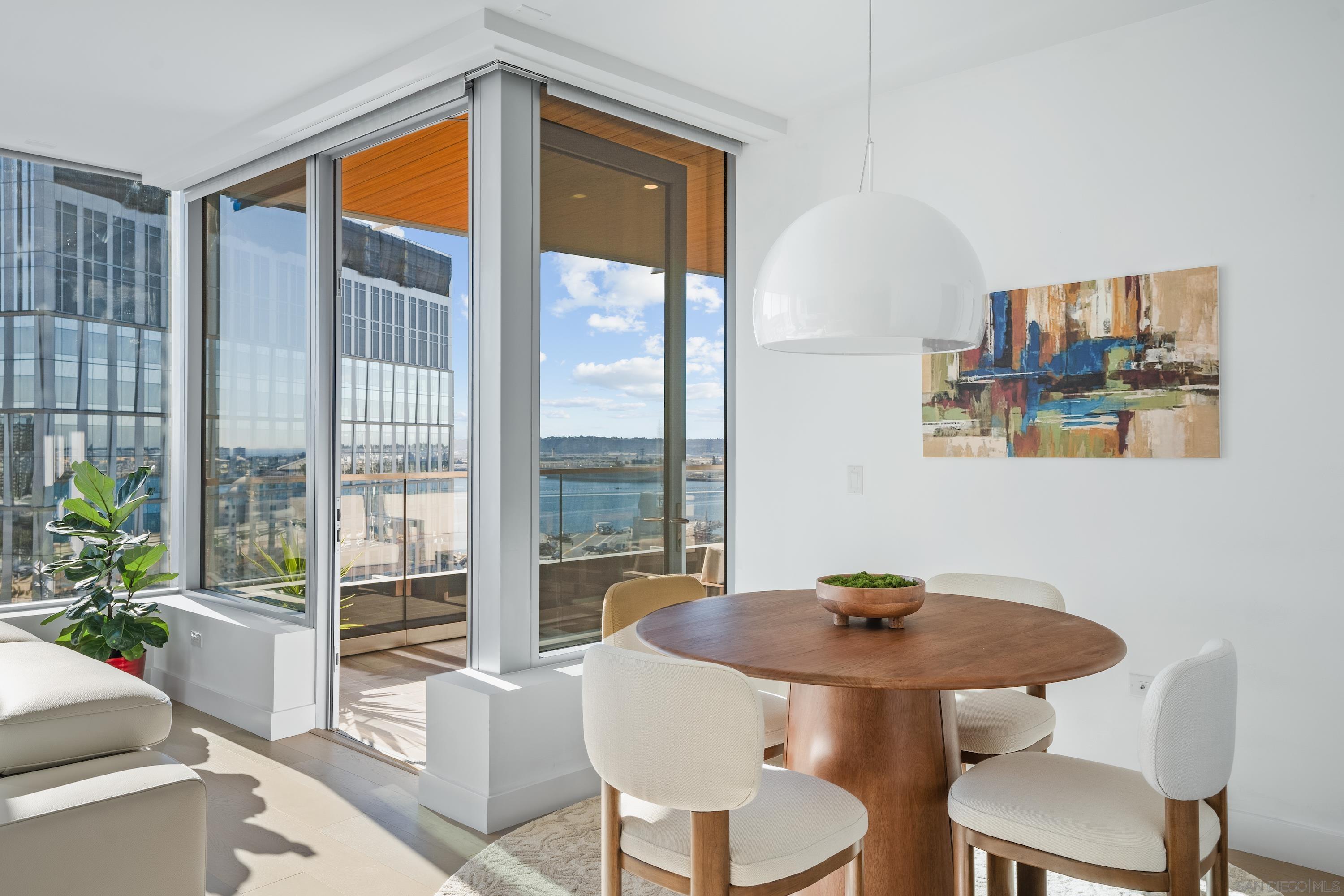 Detail Gallery Image 4 of 53 For 888 W E Street  2003, San Diego,  CA 92101 - 2 Beds | 2 Baths