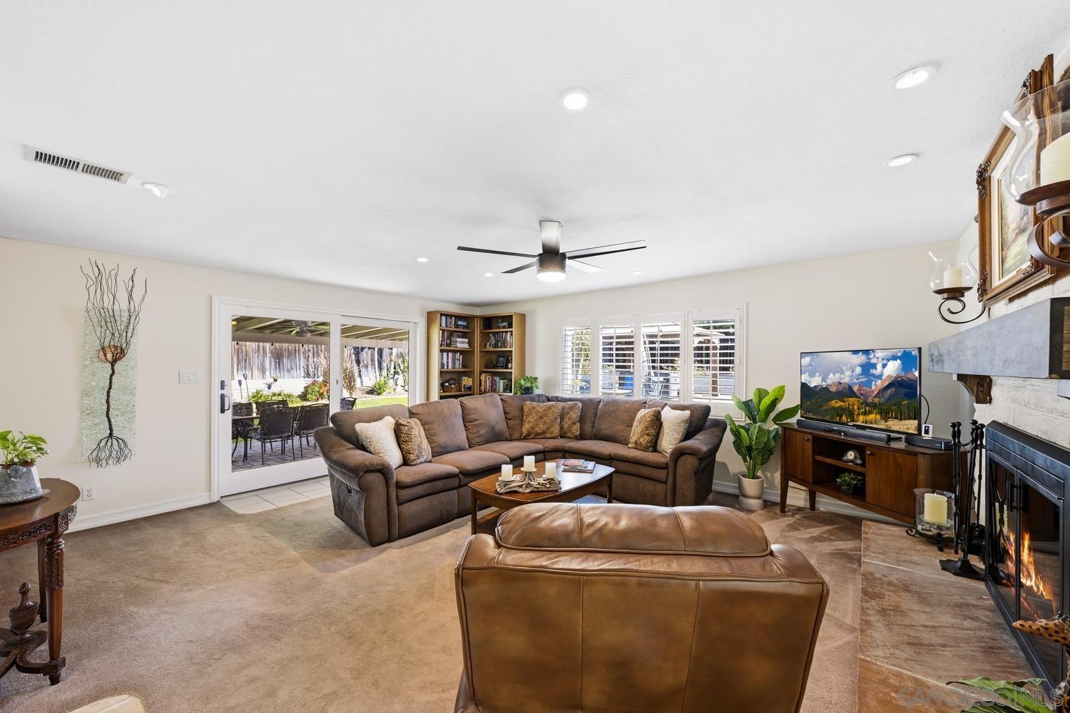 Detail Gallery Image 9 of 31 For 944  Hillhaven Rd, Escondido,  CA 92027 - 4 Beds | 2/1 Baths