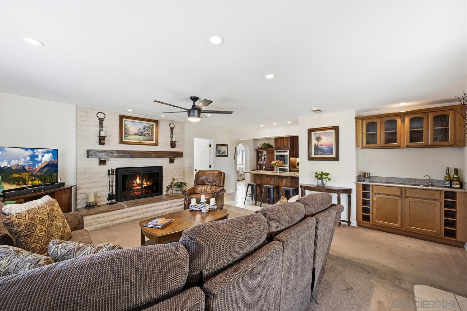 Detail Gallery Image 10 of 31 For 944  Hillhaven Rd, Escondido,  CA 92027 - 4 Beds | 2/1 Baths