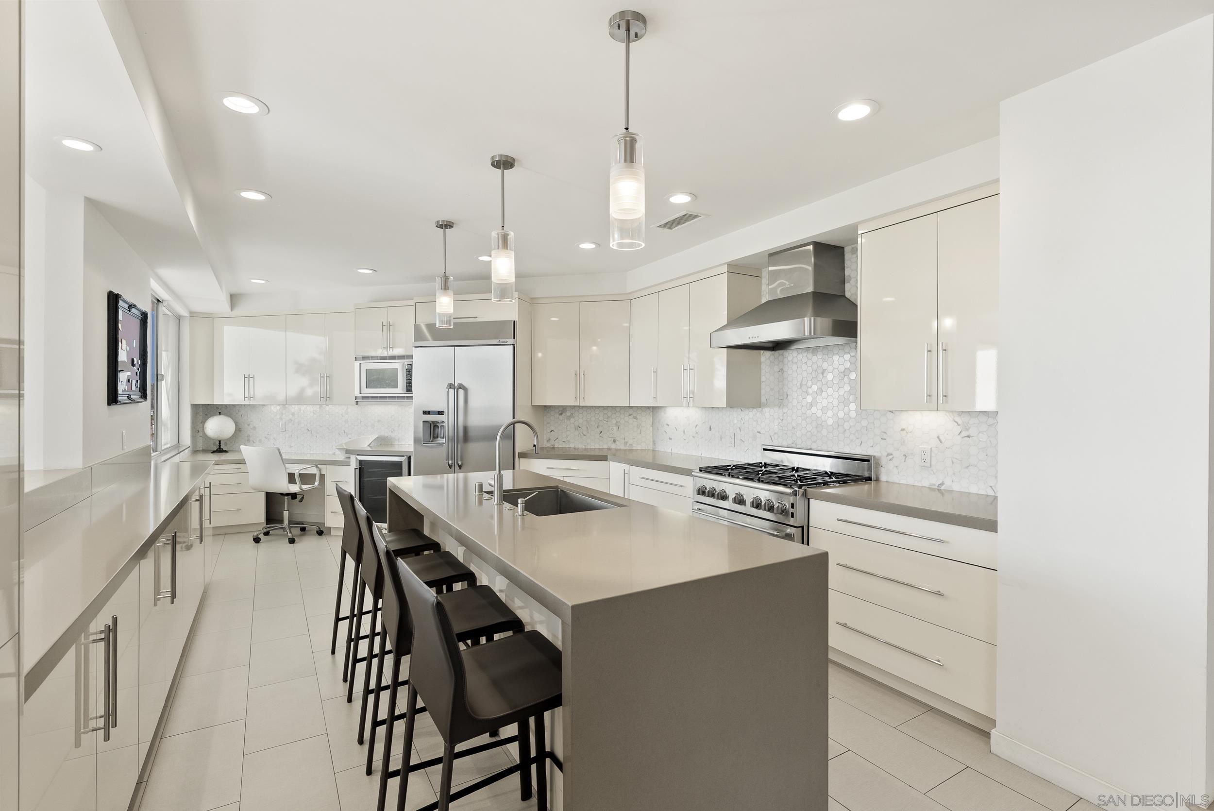 Detail Gallery Image 12 of 57 For 13721  Pine Needles, Del Mar,  CA 92014 - 4 Beds | 4/1 Baths