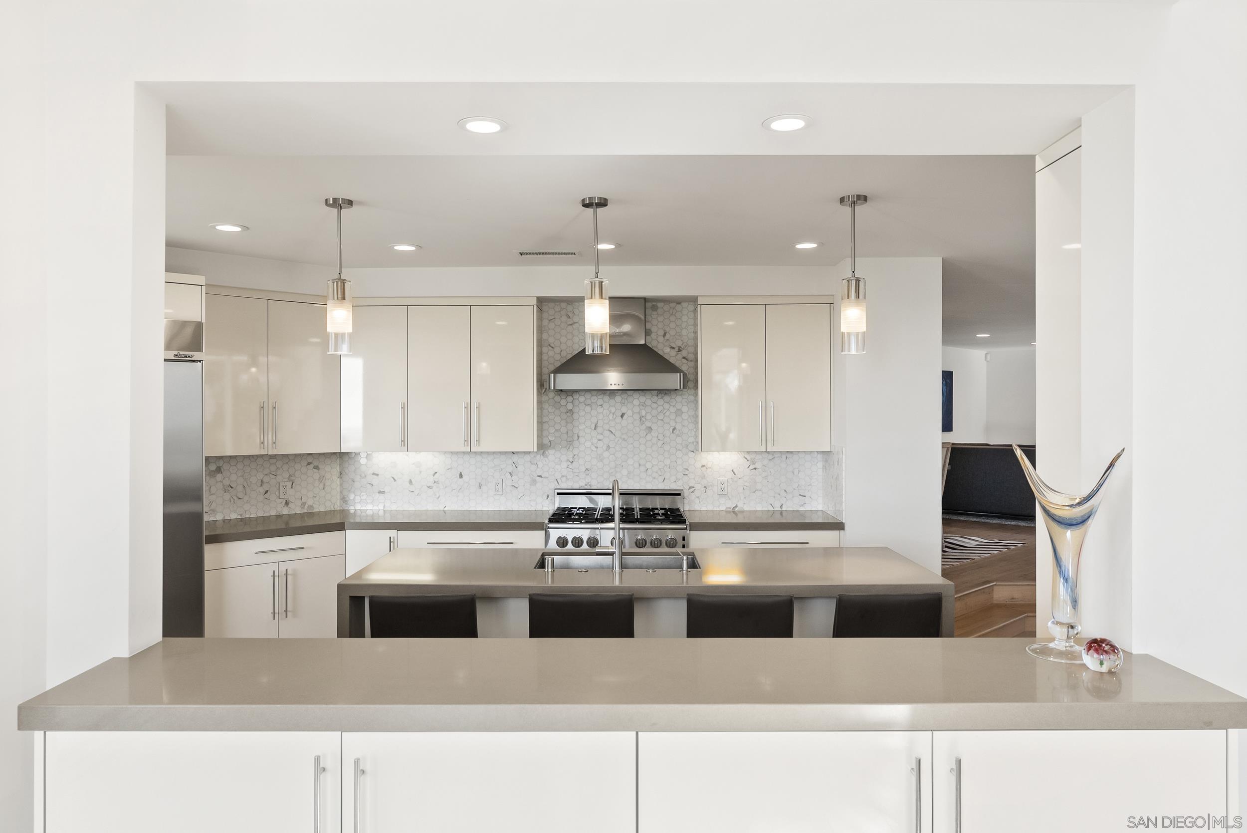 Detail Gallery Image 13 of 57 For 13721  Pine Needles, Del Mar,  CA 92014 - 4 Beds | 4/1 Baths