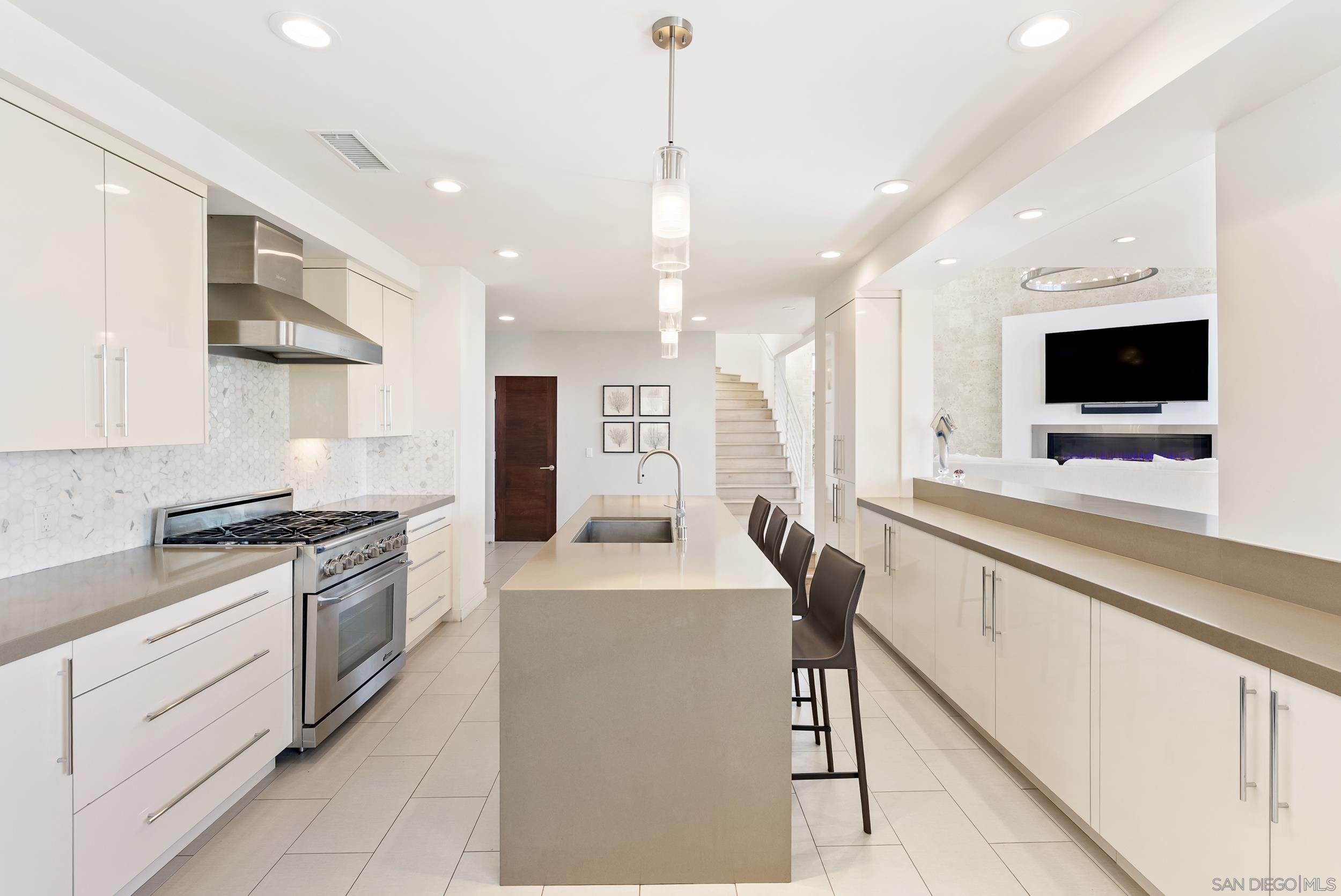 Detail Gallery Image 14 of 57 For 13721  Pine Needles, Del Mar,  CA 92014 - 4 Beds | 4/1 Baths