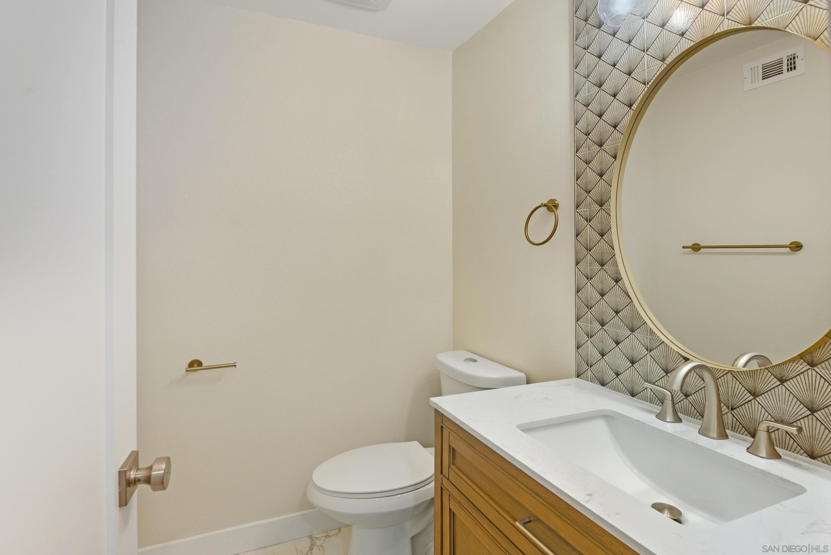 Detail Gallery Image 16 of 44 For 12959  Creek Park Dr, Poway,  CA 92064 - 4 Beds | 2/1 Baths