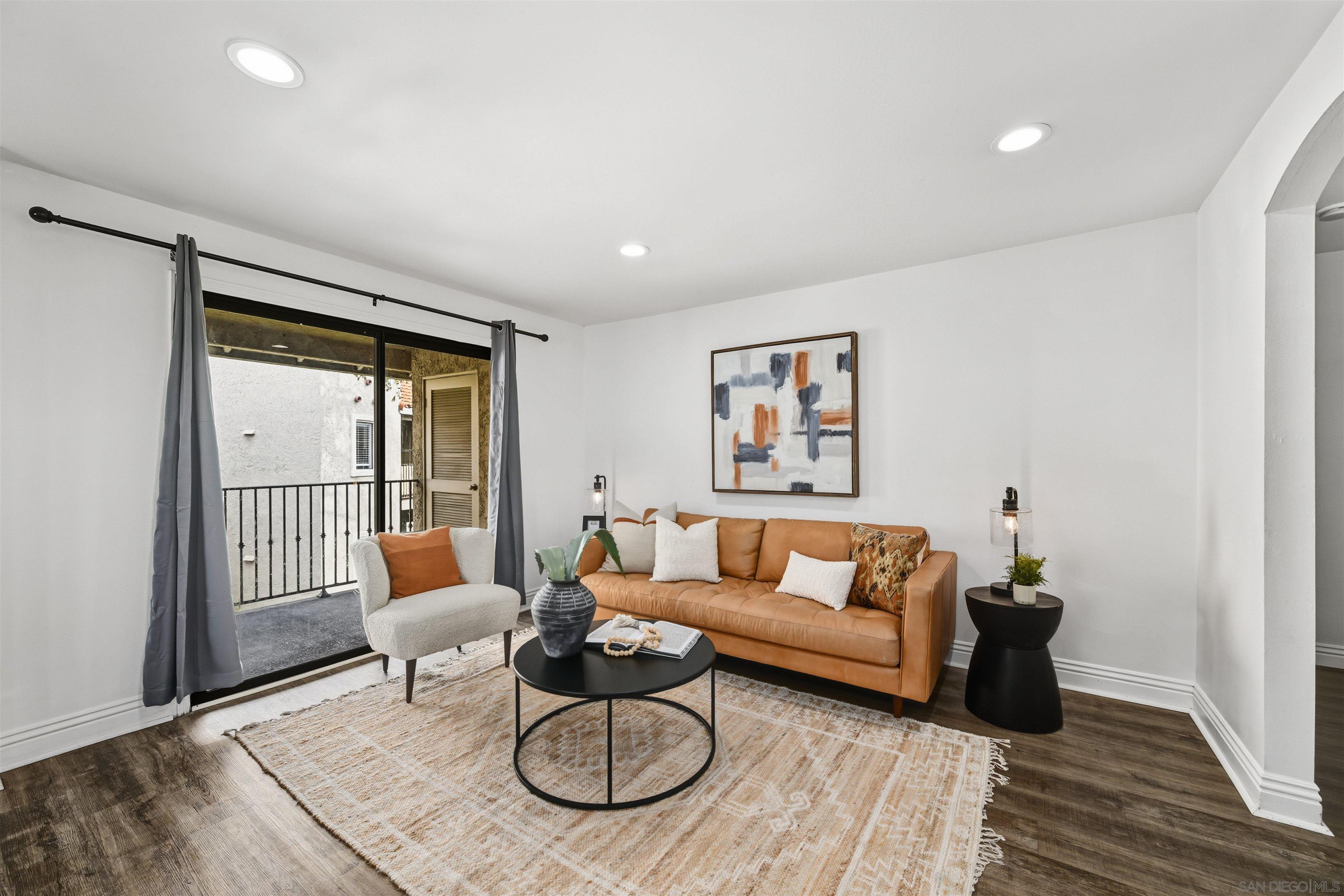 Detail Gallery Image 3 of 20 For 8223  Jade Coast Rd  #118,  San Diego,  CA 92126 - 2 Beds | 2 Baths