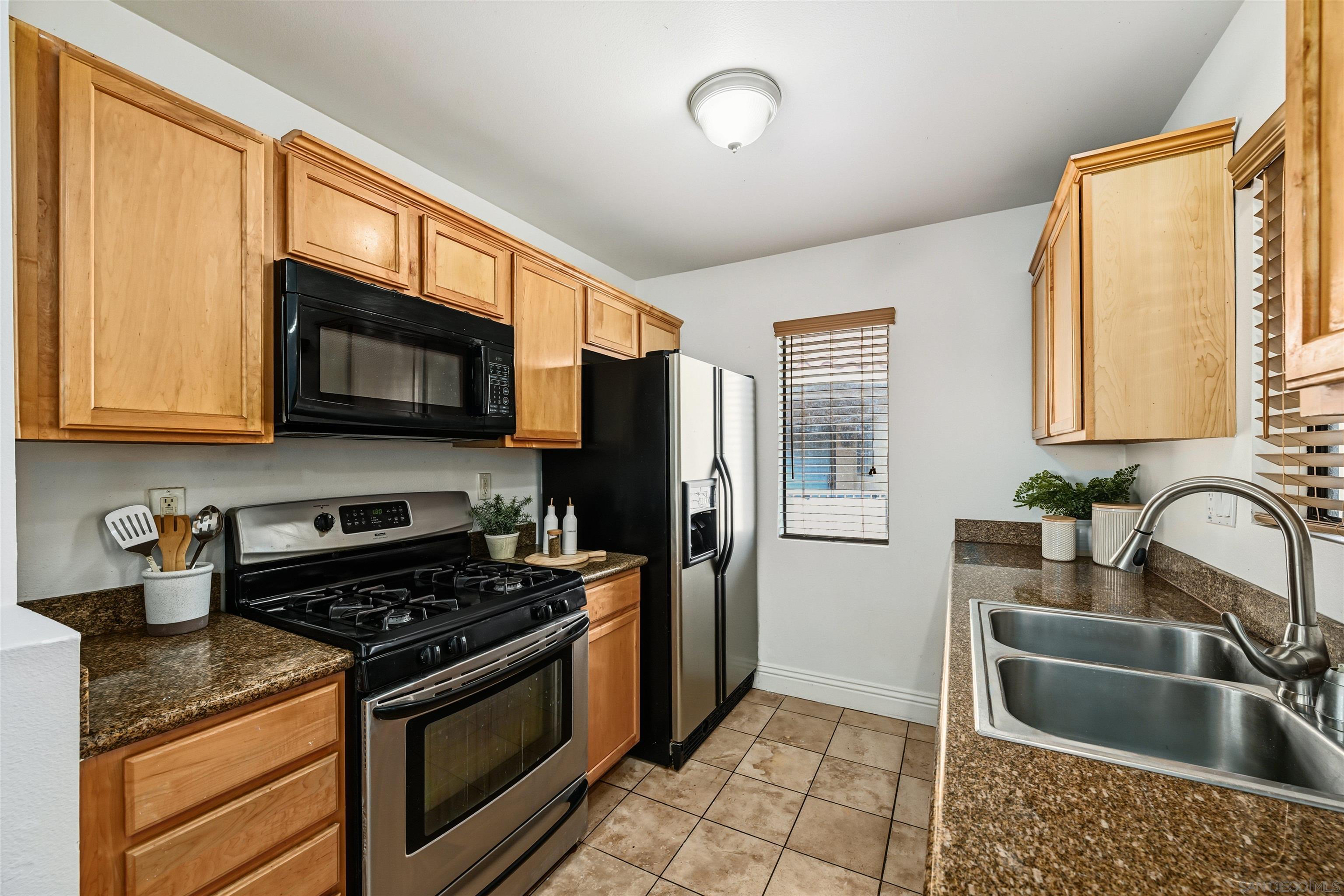 Detail Gallery Image 4 of 20 For 8223  Jade Coast Rd  #118,  San Diego,  CA 92126 - 2 Beds | 2 Baths