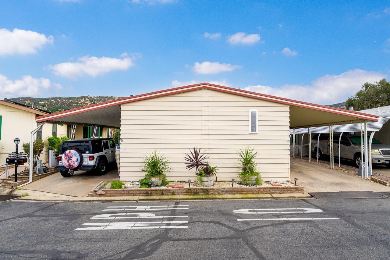 Detail Gallery Image 2 of 32 For 15420  Olde Highway 80  Spc 114,  El Cajon,  CA 92021 - 2 Beds | 2 Baths