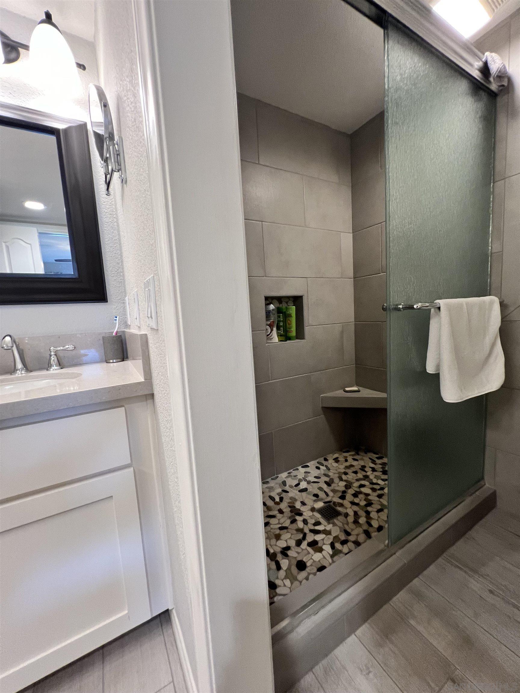 Detail Gallery Image 20 of 29 For 7757  Eads  B4, La Jolla,  CA 92037 - 2 Beds | 2 Baths