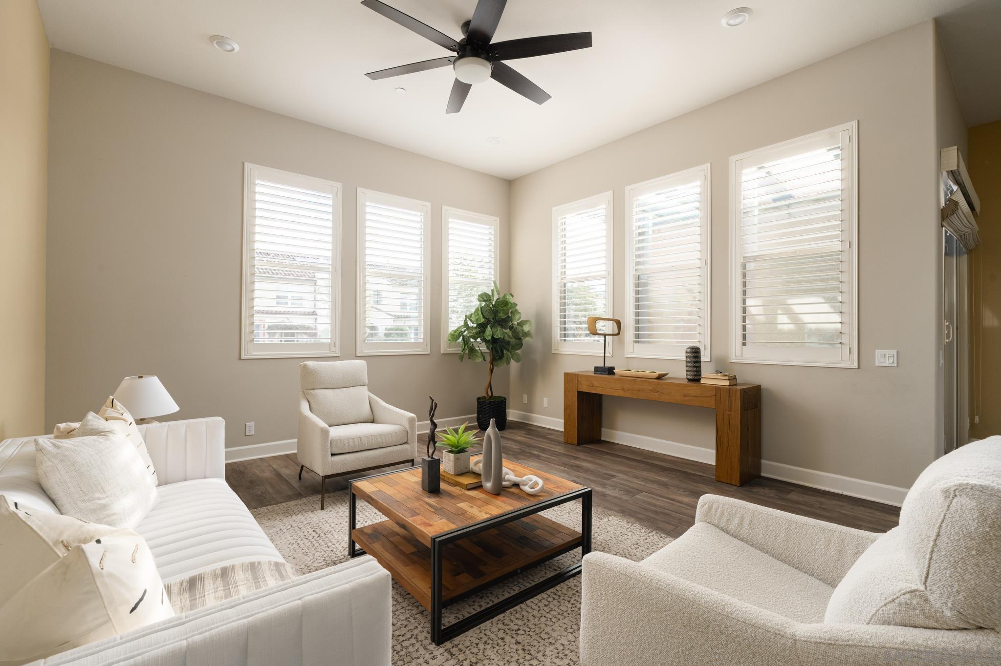 Detail Gallery Image 11 of 38 For 16750  Coyote Bush Dr  #31,  San Diego,  CA 92127 - 2 Beds | 2/1 Baths