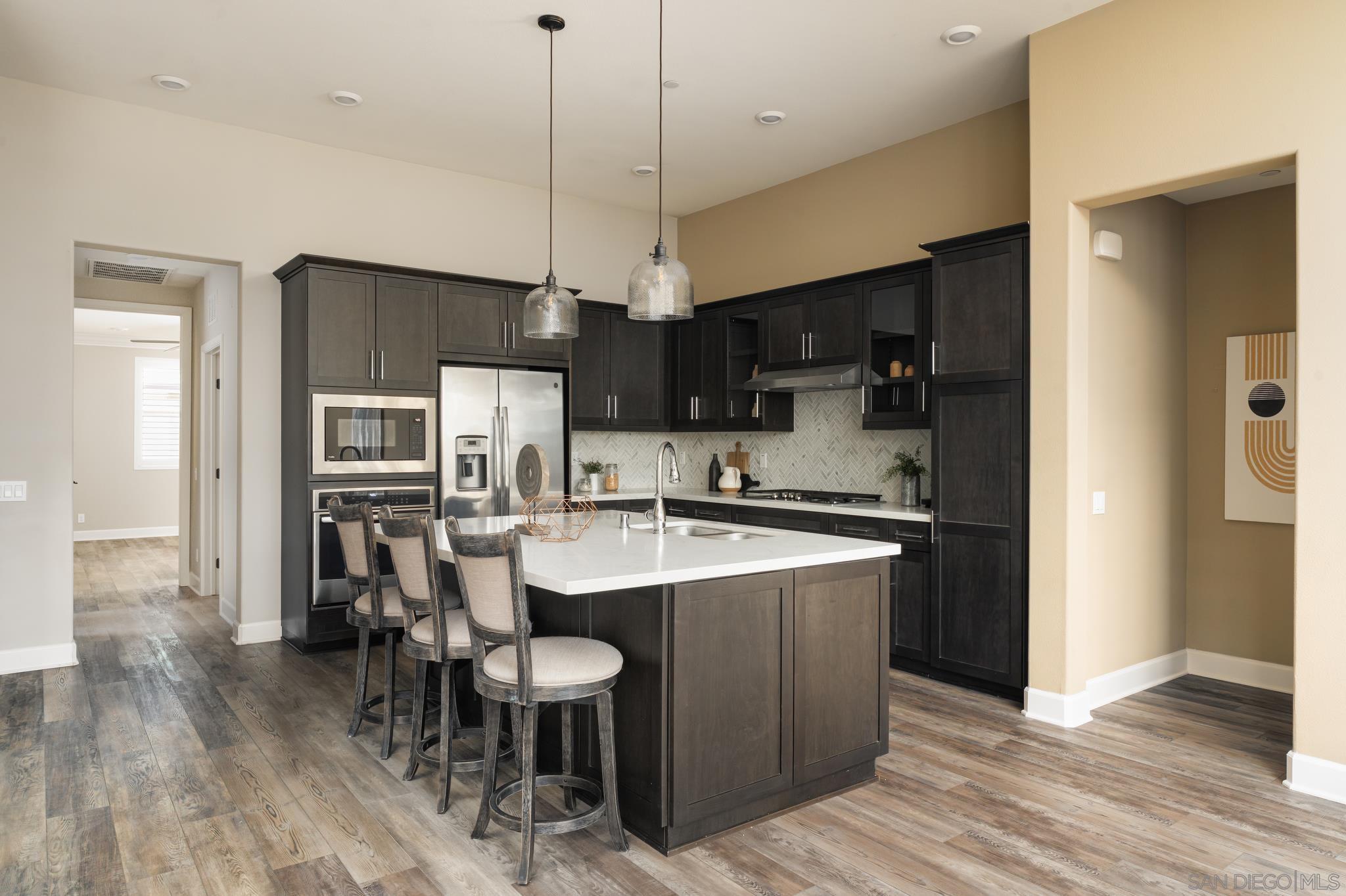 Detail Gallery Image 8 of 38 For 16750  Coyote Bush Dr  #31,  San Diego,  CA 92127 - 2 Beds | 2/1 Baths