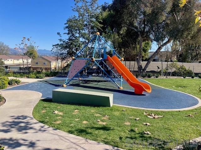 Detail Gallery Image 12 of 21 For 7821  Cypress Drive, Santee,  CA 92071 - 3 Beds | 2/1 Baths