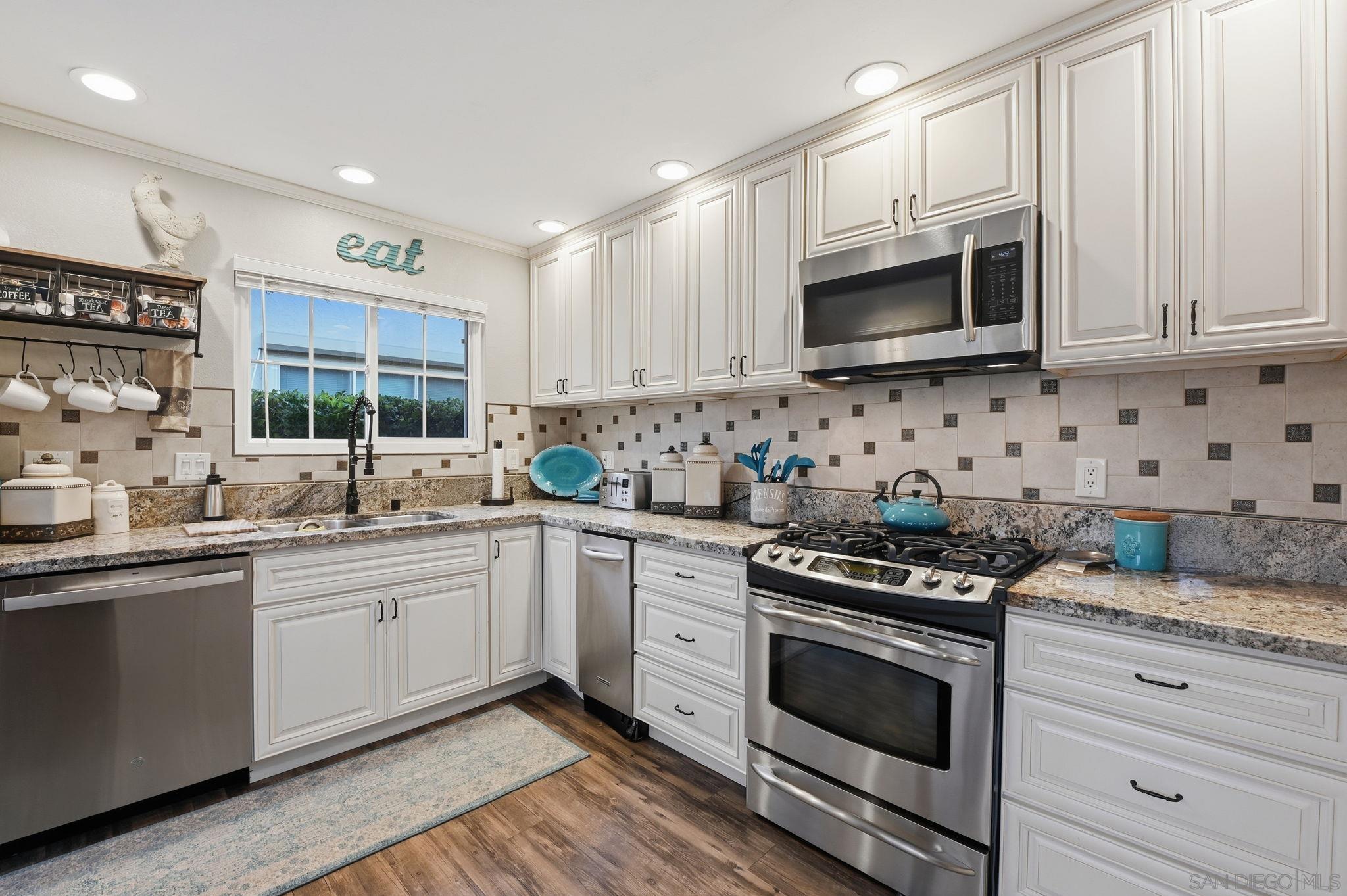 Detail Gallery Image 11 of 28 For 12708  Casa Avenida, Poway,  CA 92064 - 3 Beds | 2 Baths