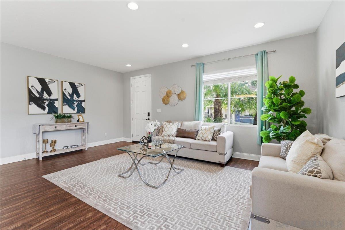 Detail Gallery Image 6 of 43 For 4314  Black Canyon Way, Oceanside,  CA 92057 - 5 Beds | 2/1 Baths