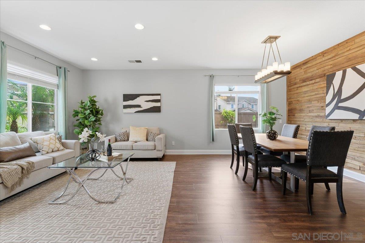 Detail Gallery Image 8 of 43 For 4314  Black Canyon Way, Oceanside,  CA 92057 - 5 Beds | 2/1 Baths